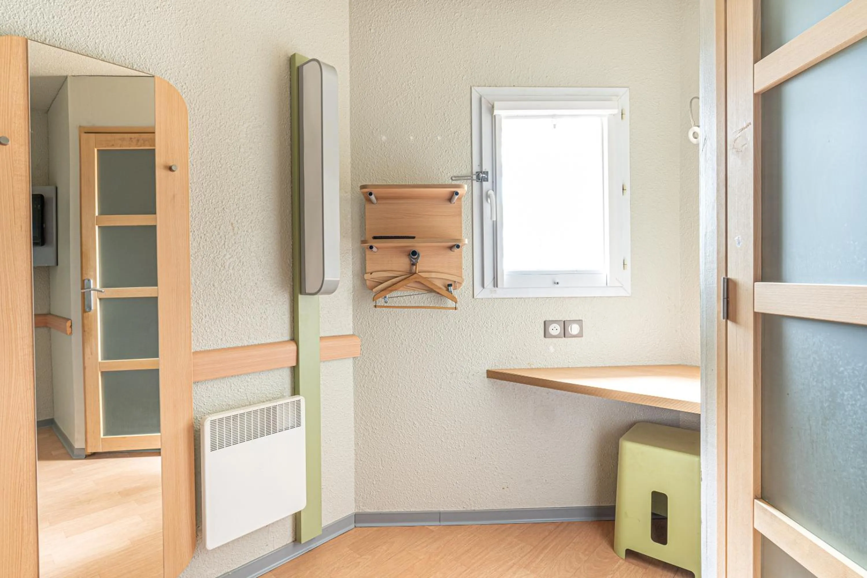 Bedroom in Fasthotel Cleon Rouen Sud