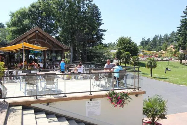 Restaurant/places to eat in Mobile Homes by KelAir at Camping Domaine des Ormes