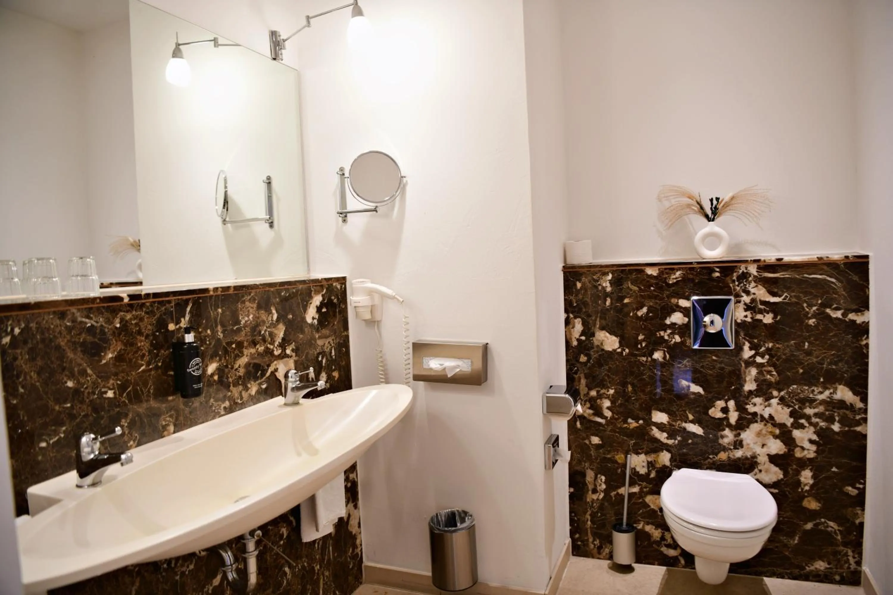 Toilet in cantera by Wiegand