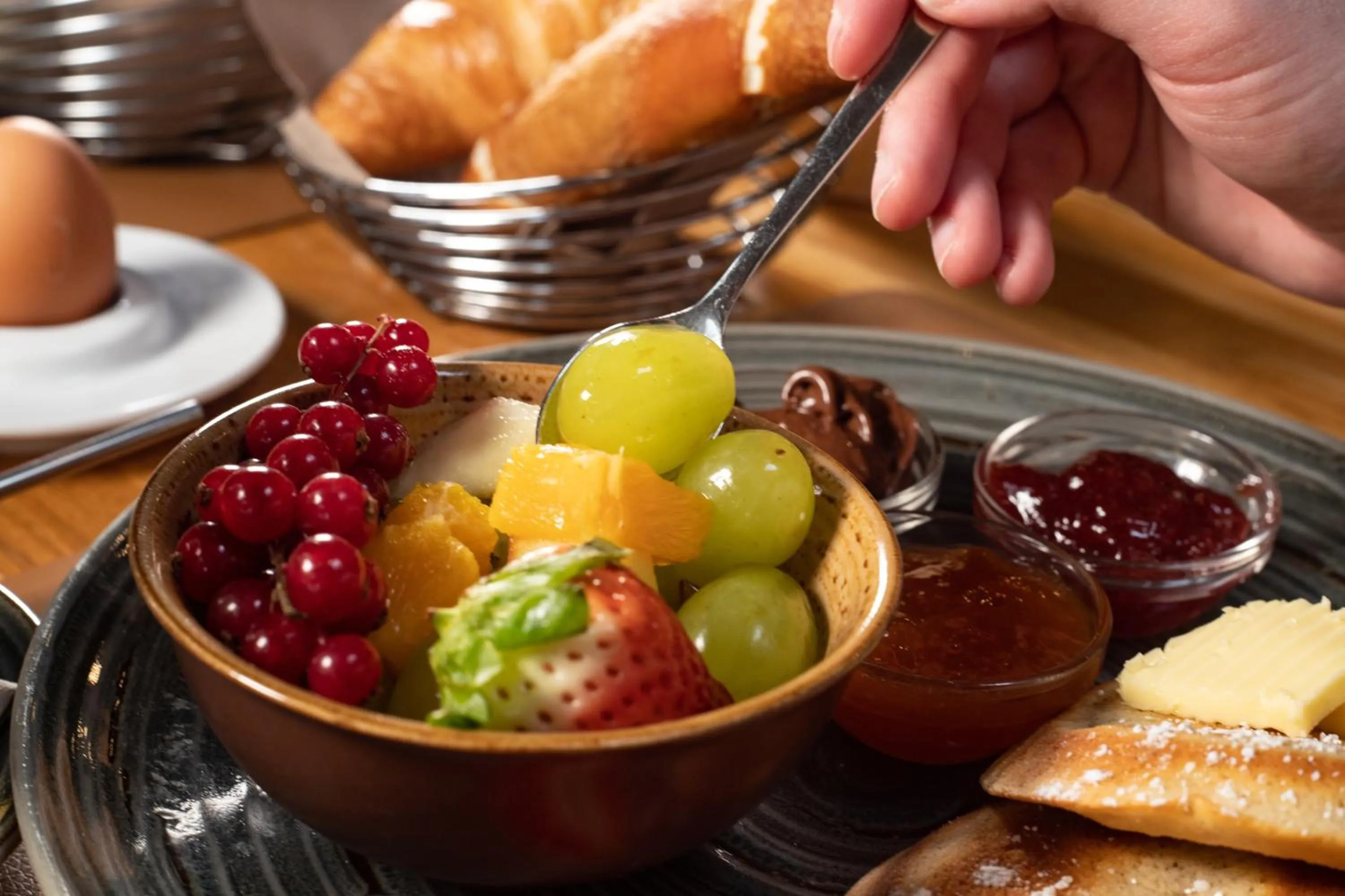 Breakfast in cantera by Wiegand