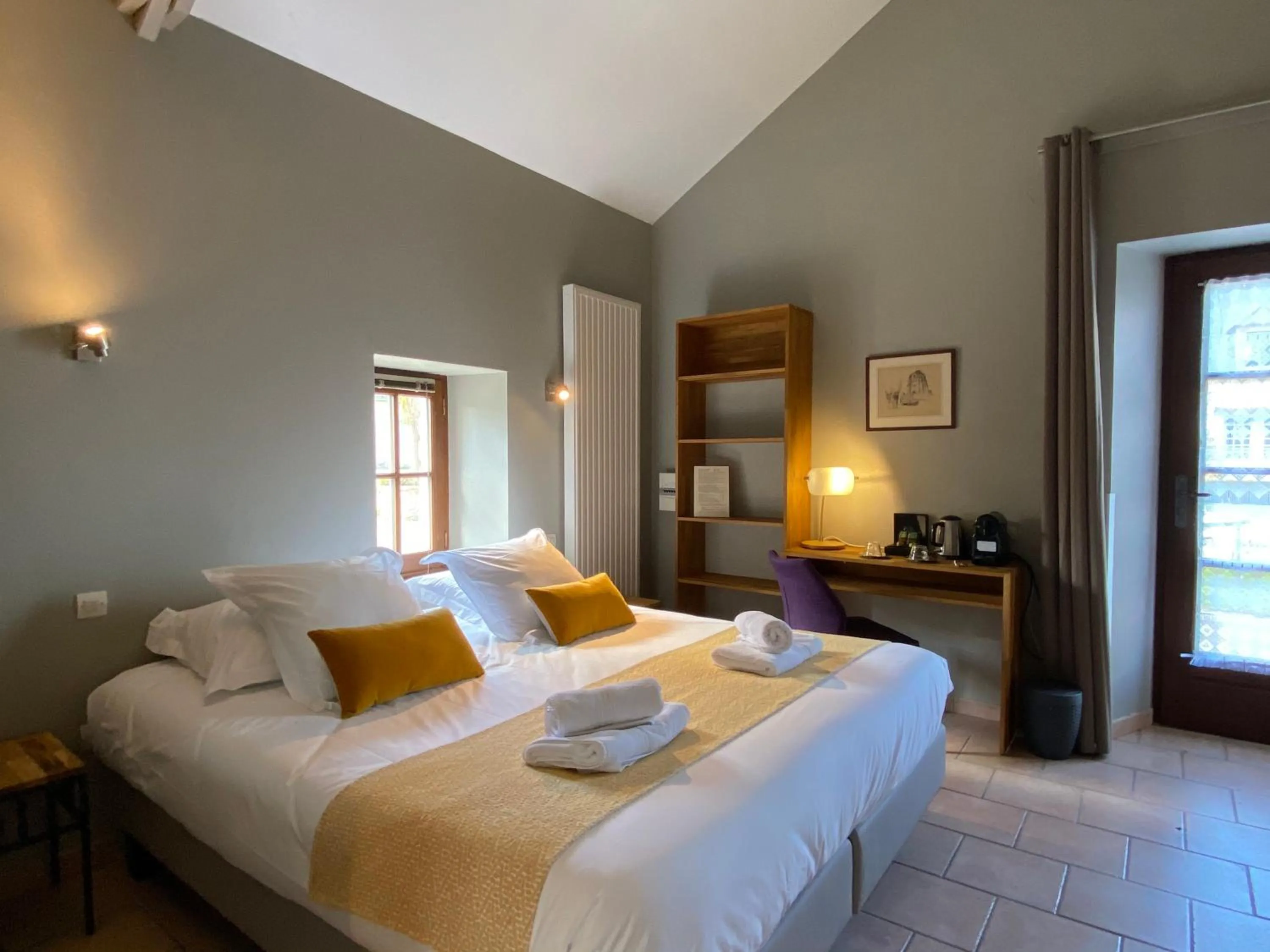 Coffee/tea facilities, Bed in Domaine Utah Beach - Le Grand Hard