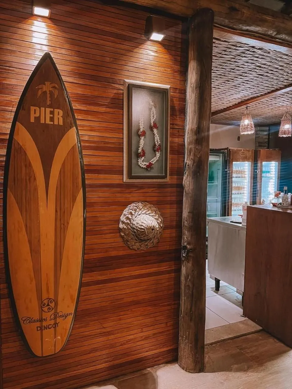 Restaurant/places to eat in Pier Beach Club