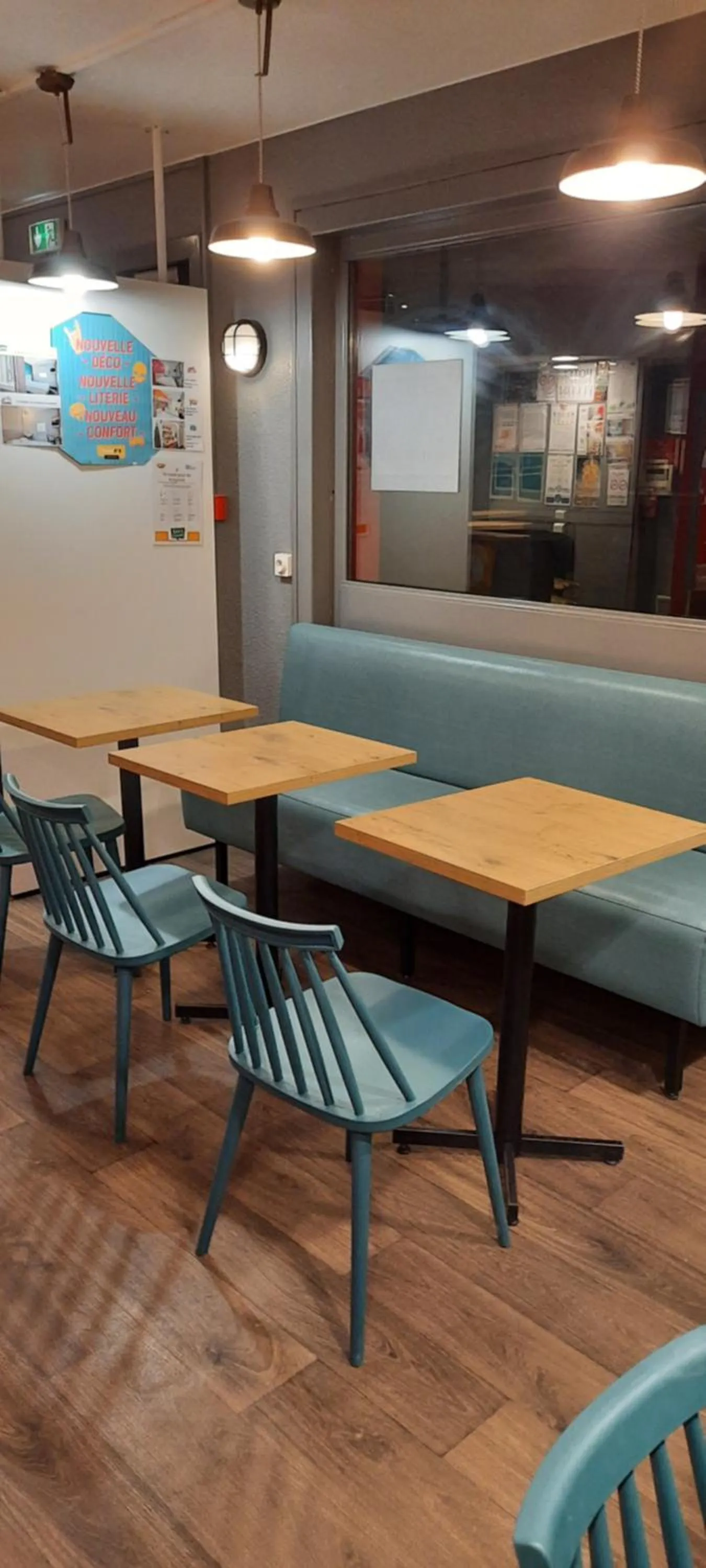 Seating area in hotelF1 Compiègne