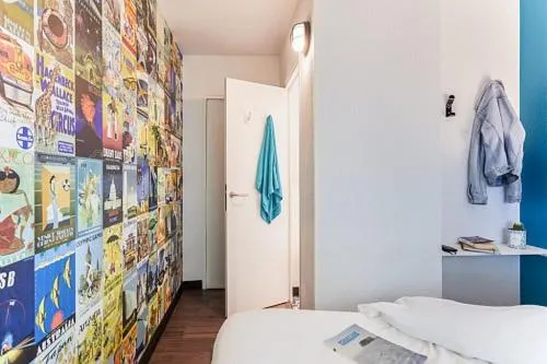 Photo of the whole room, Bed in hotelF1 Compiègne