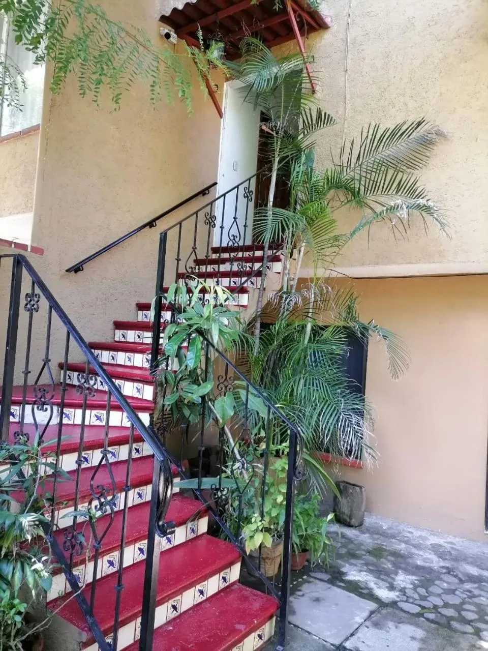 Facade/entrance in Posada Bugambilias