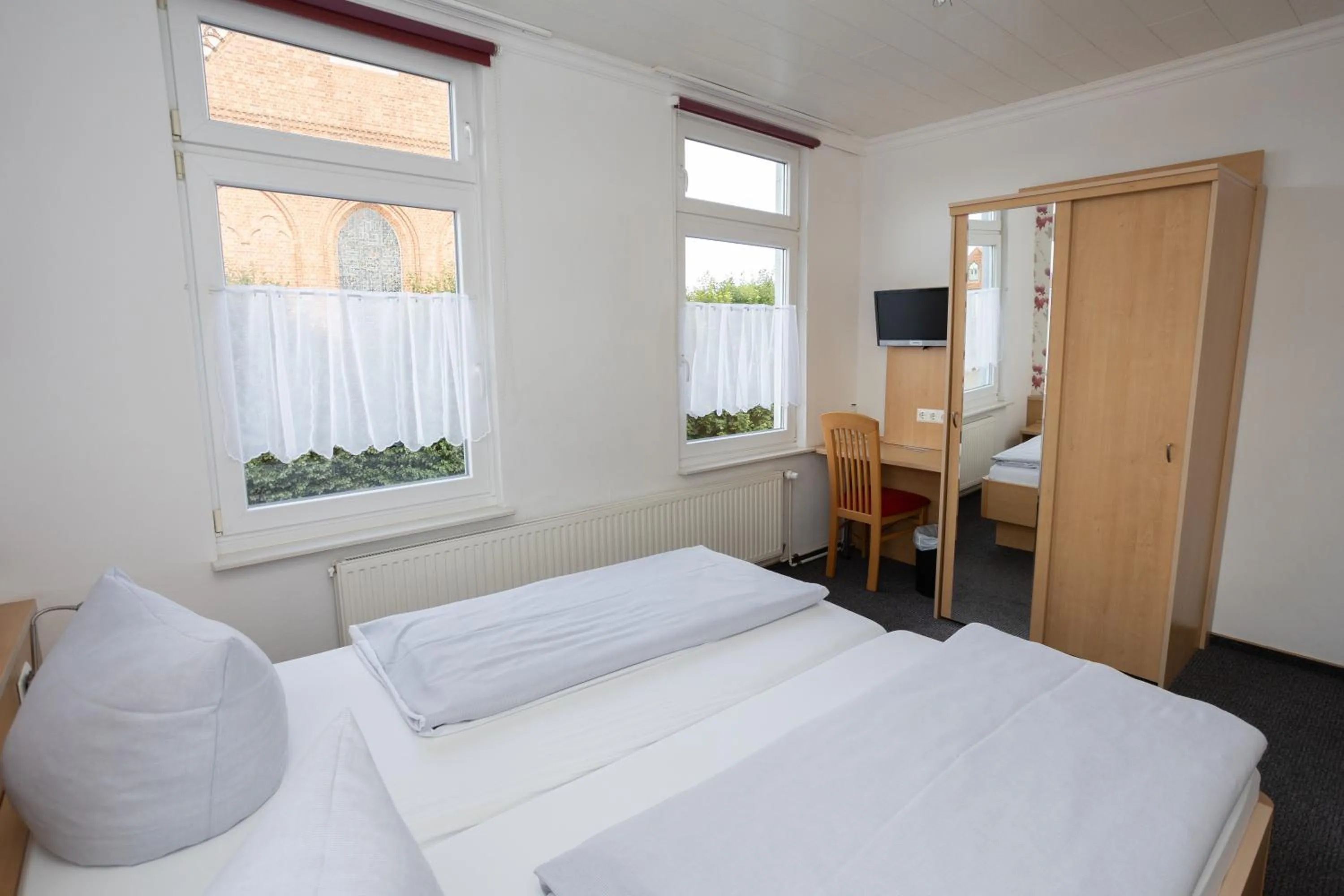 Bed in Hotel Zur Linde