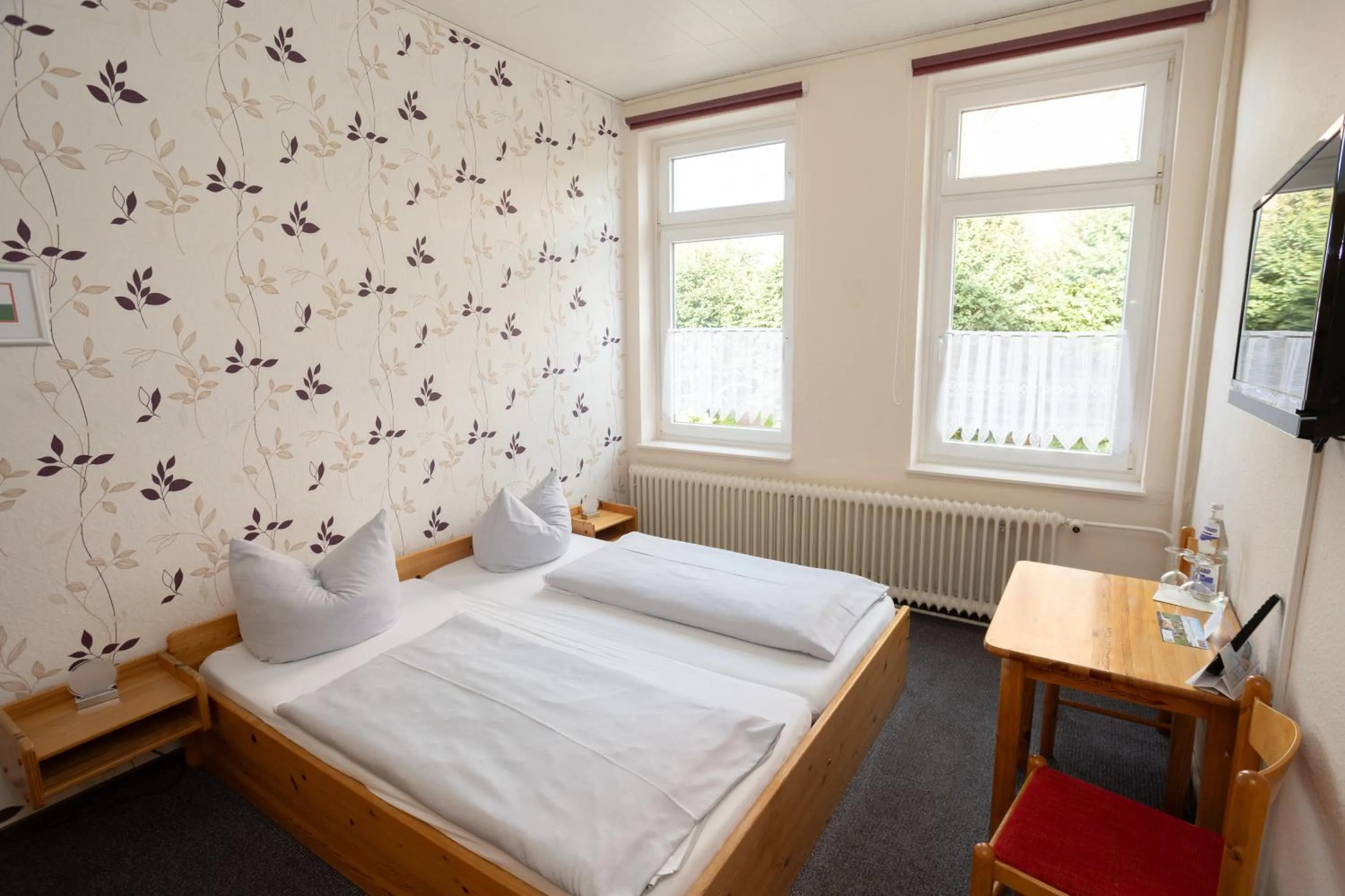 Bed in Hotel Zur Linde