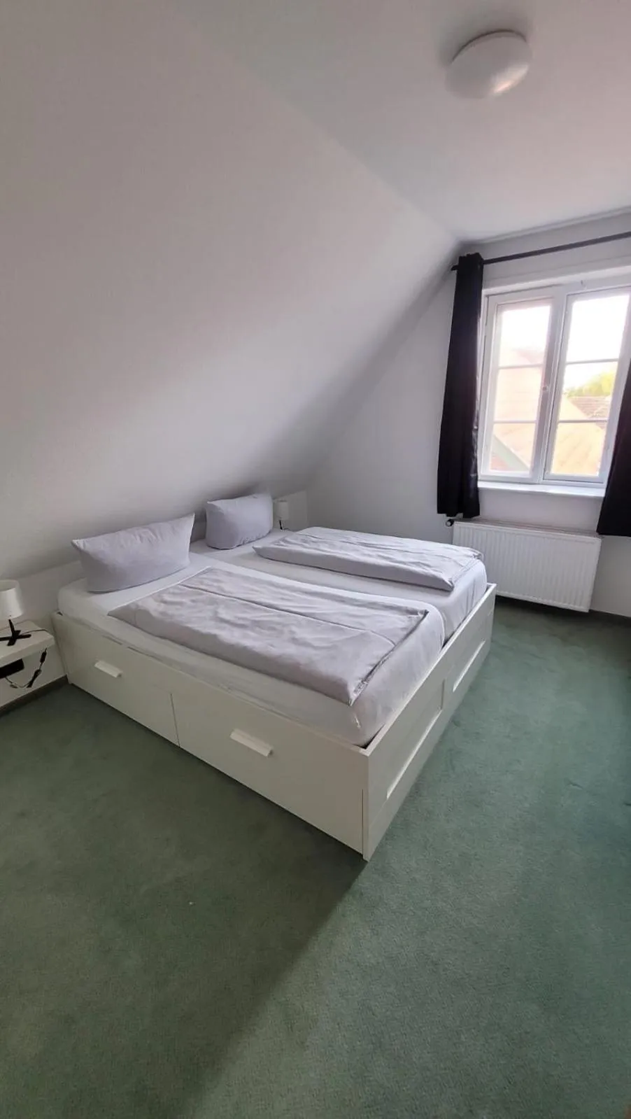 Bed in Hotel Zur Linde