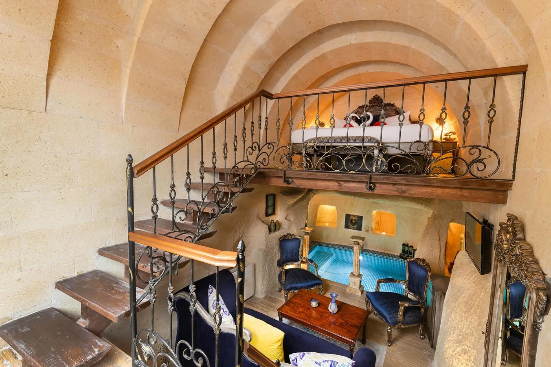 Photo of the whole room in Elysion Cave Suites