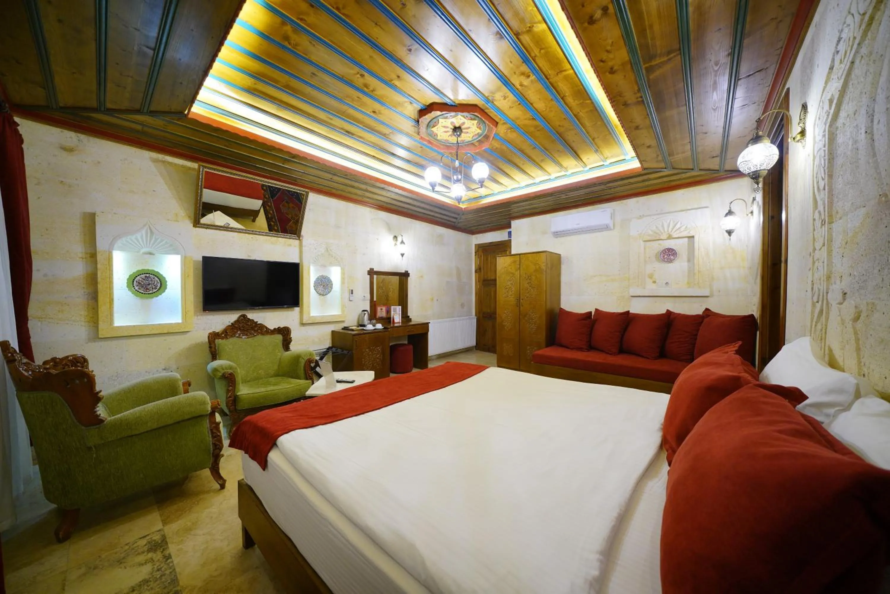 Bed in Balloon Cave Hotel
