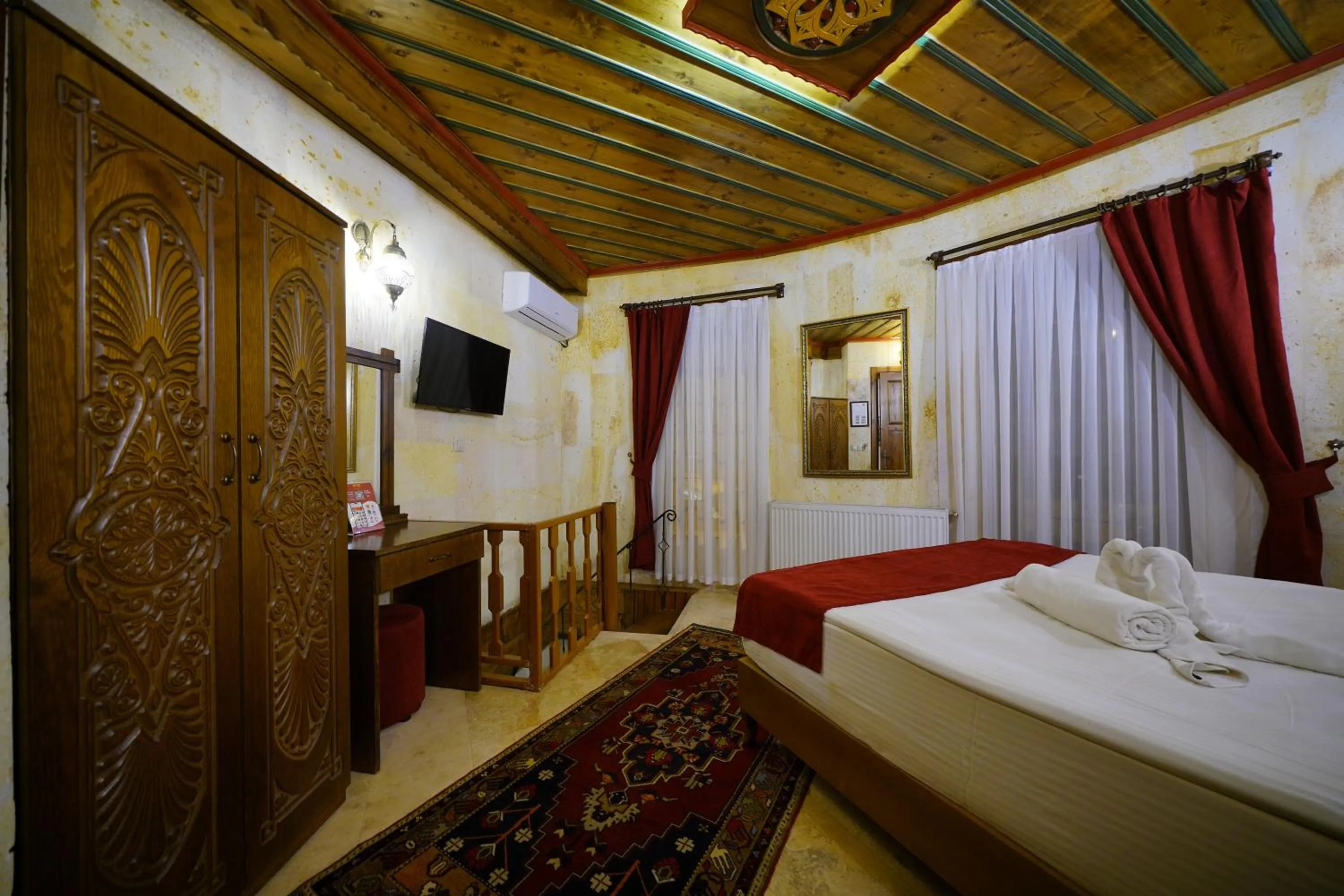 Bed in Balloon Cave Hotel
