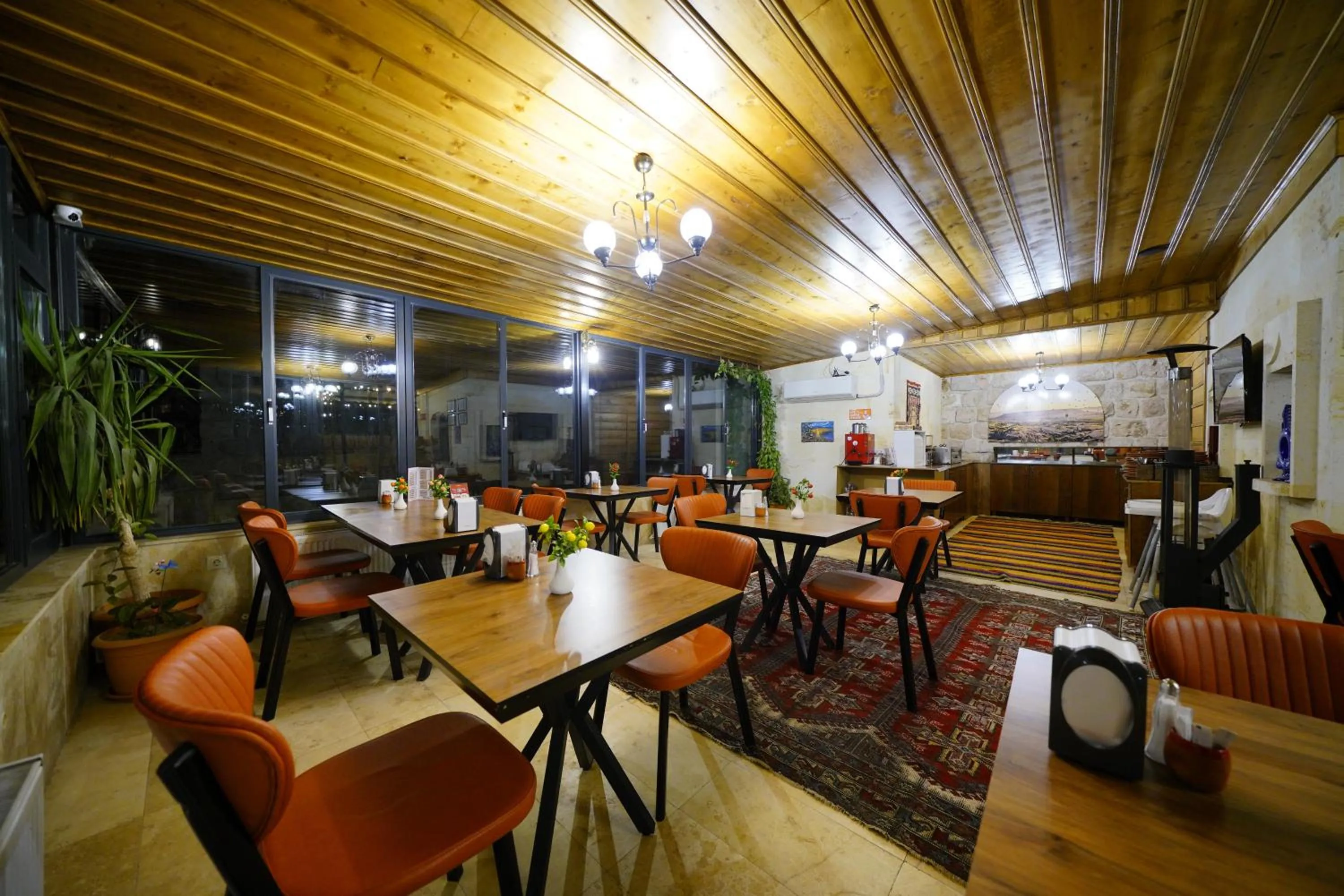 Restaurant/places to eat in Balloon Cave Hotel