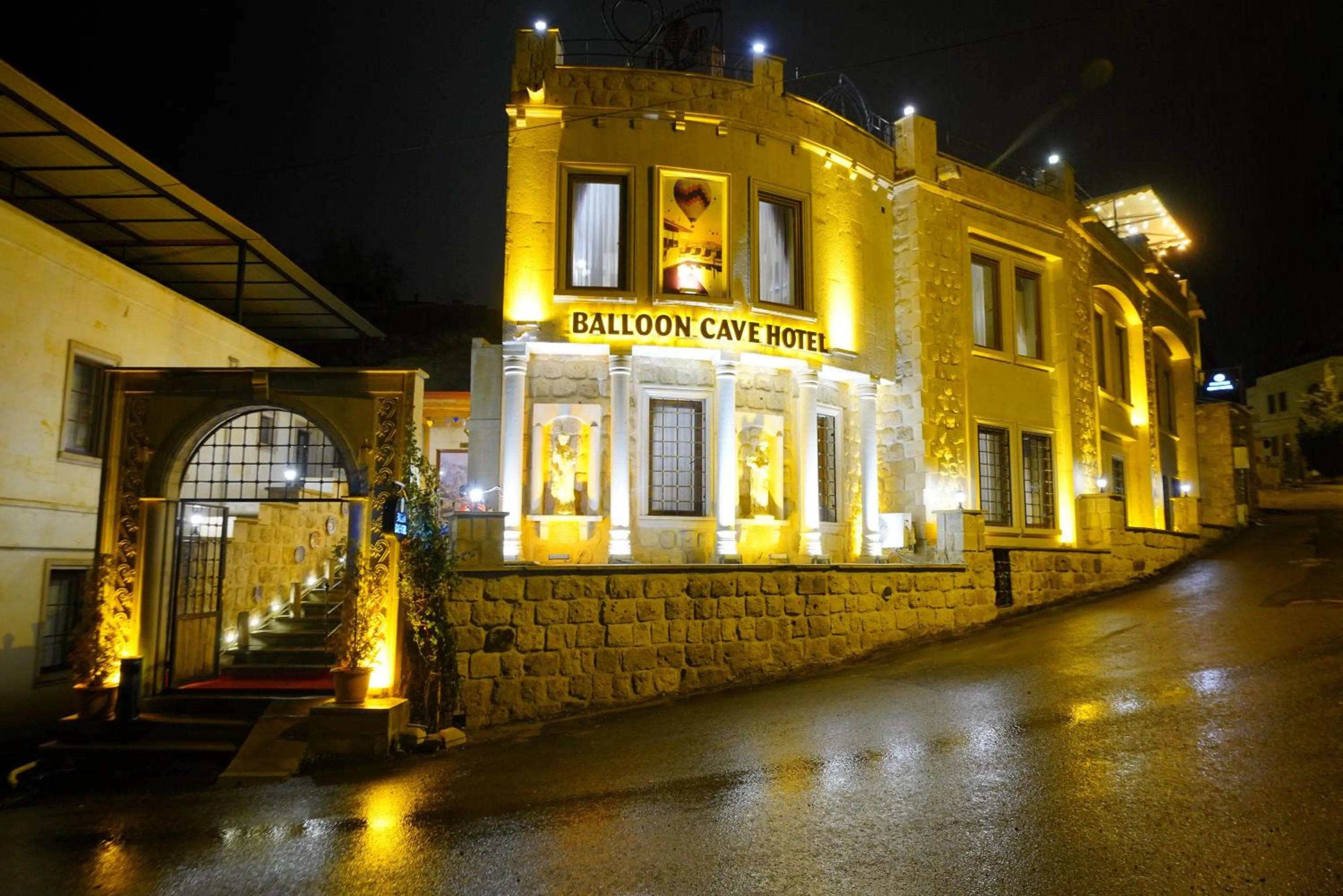 Property building in Balloon Cave Hotel