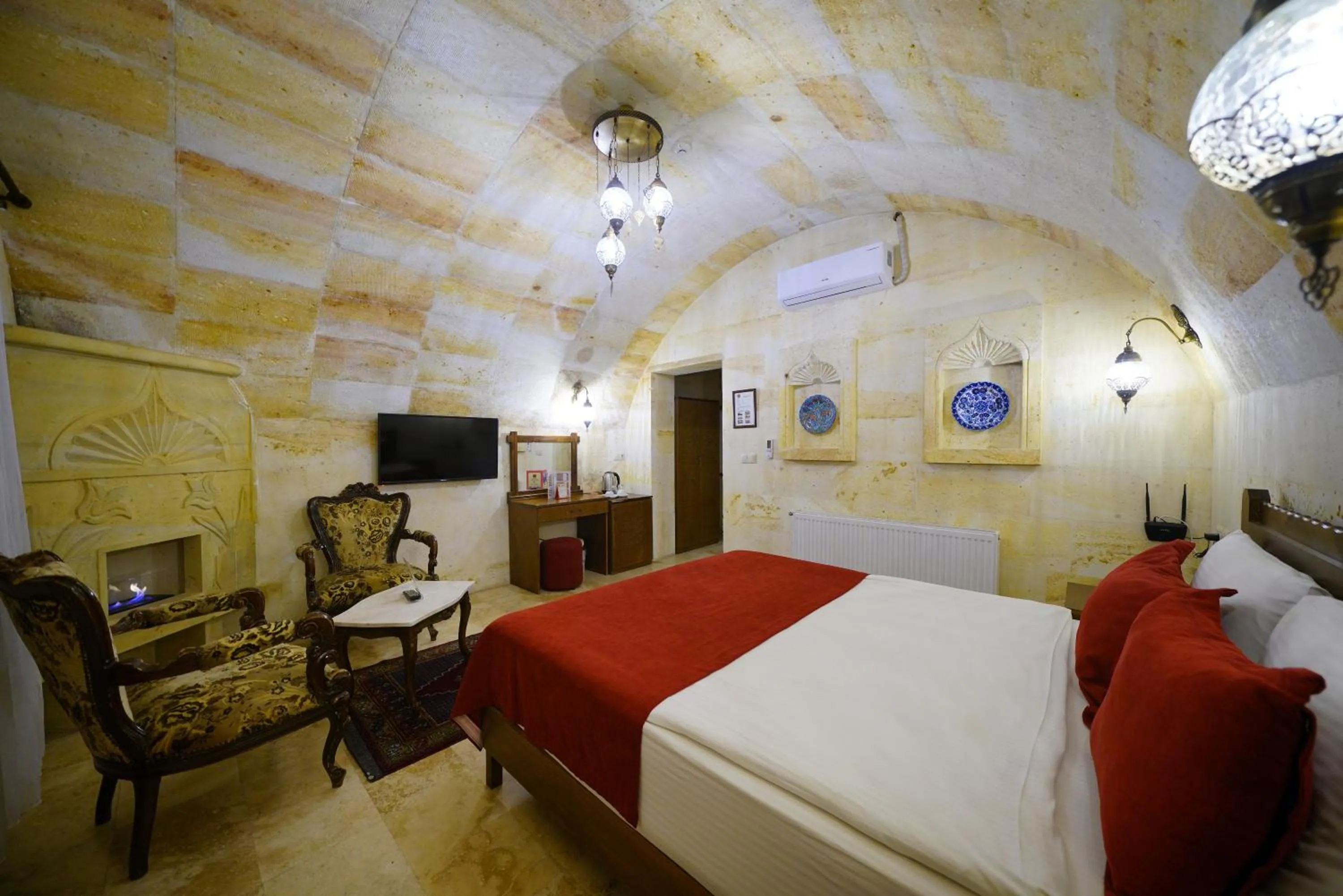 TV and multimedia, Bed in Balloon Cave Hotel