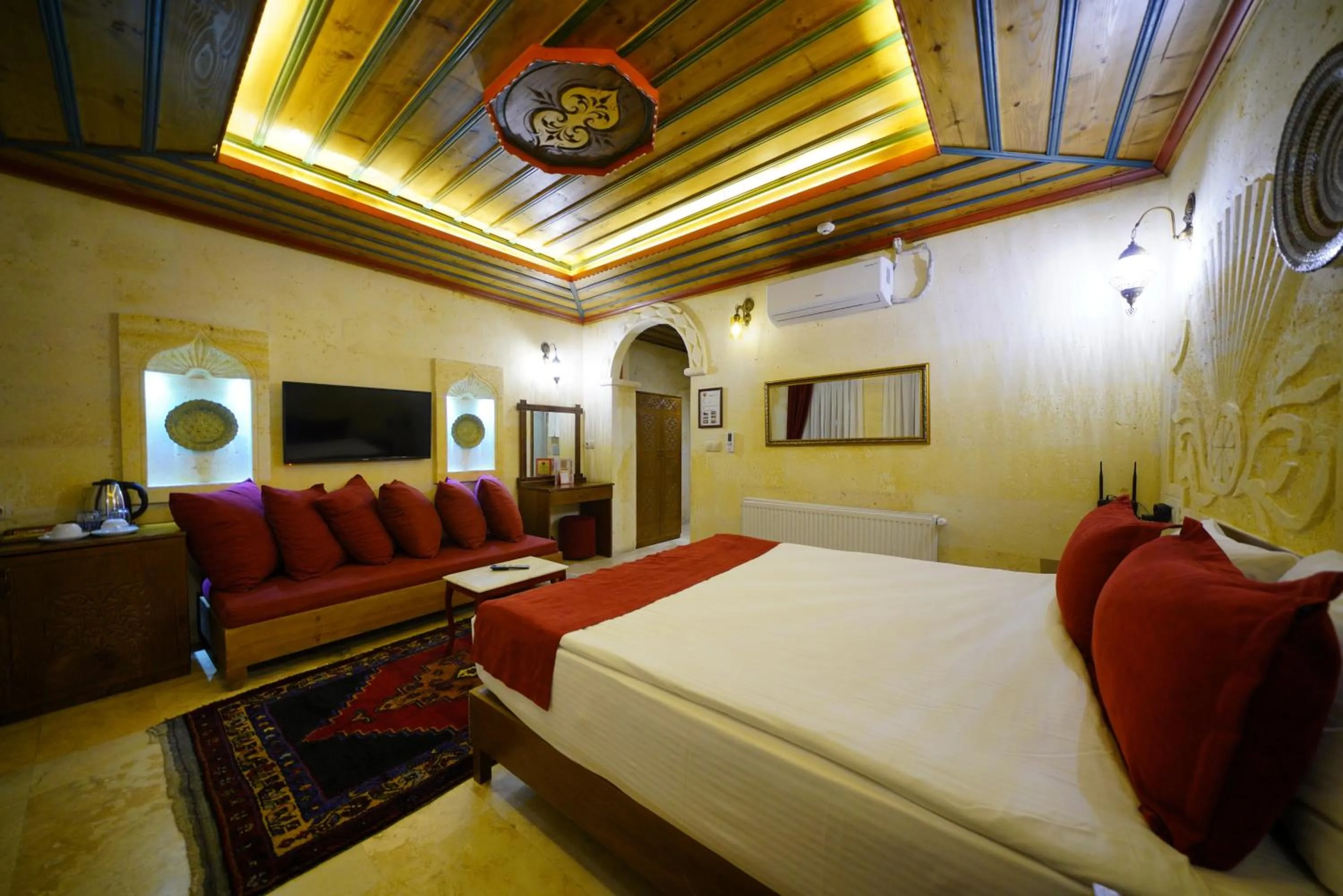 Bed in Balloon Cave Hotel