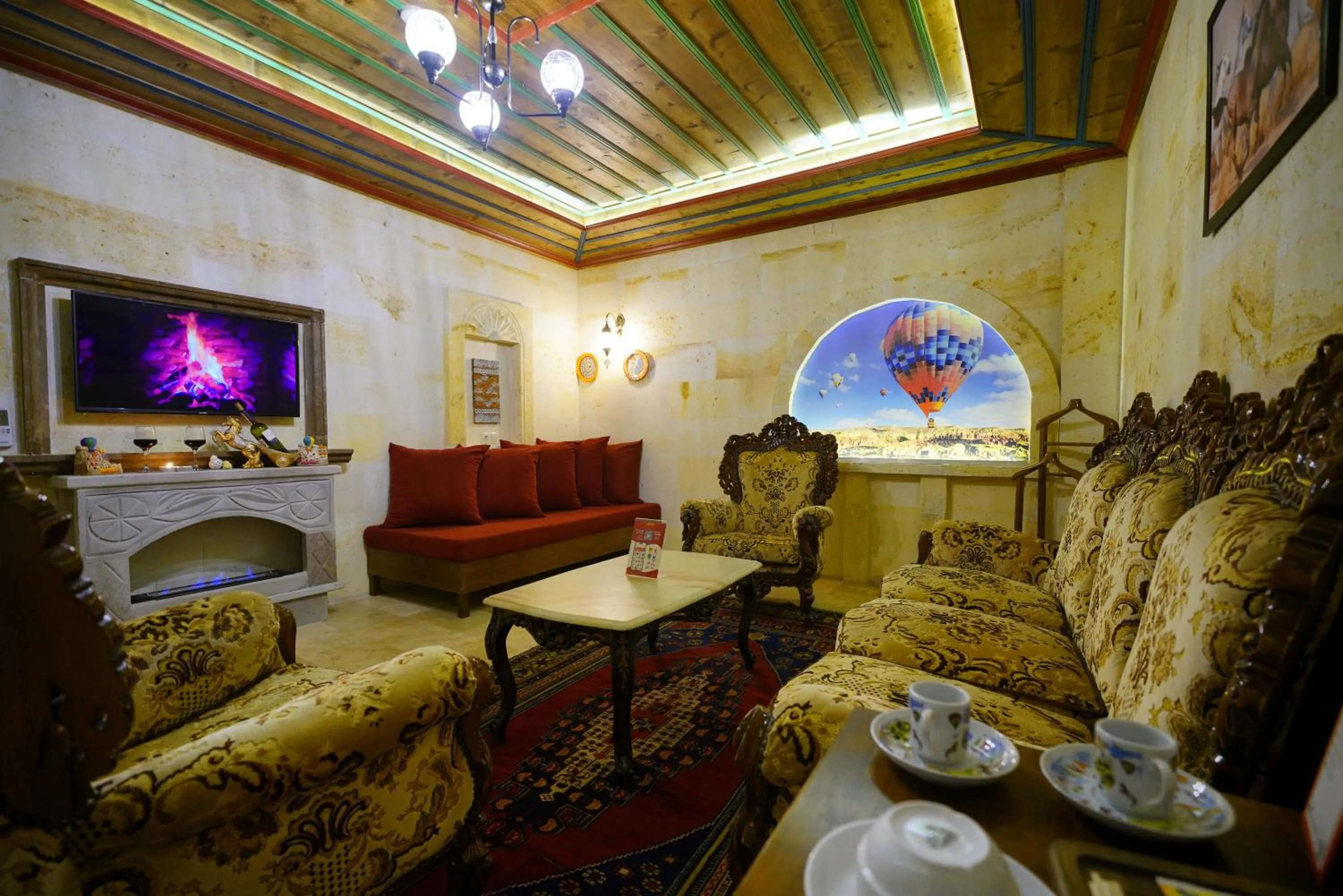 TV and multimedia in Balloon Cave Hotel