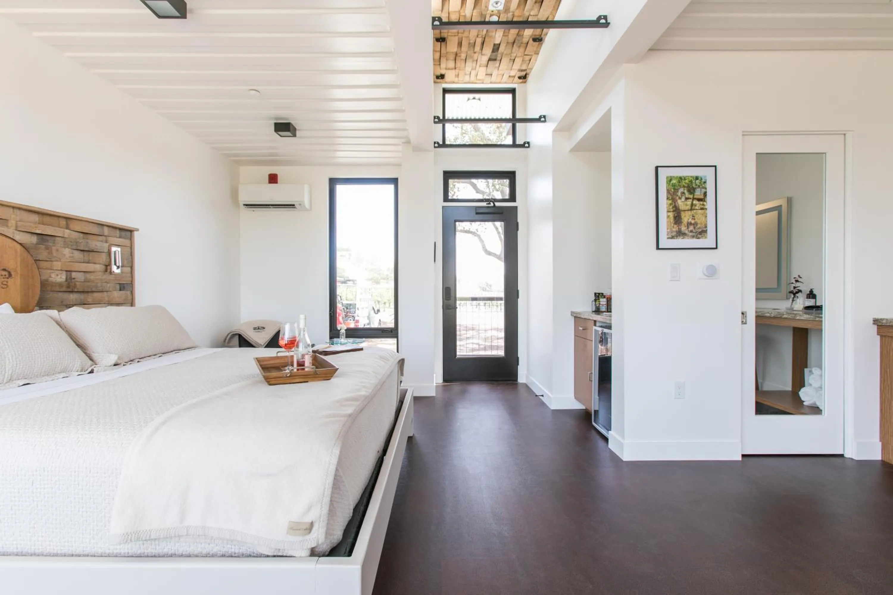 Bedroom, Bed in Geneseo Inn