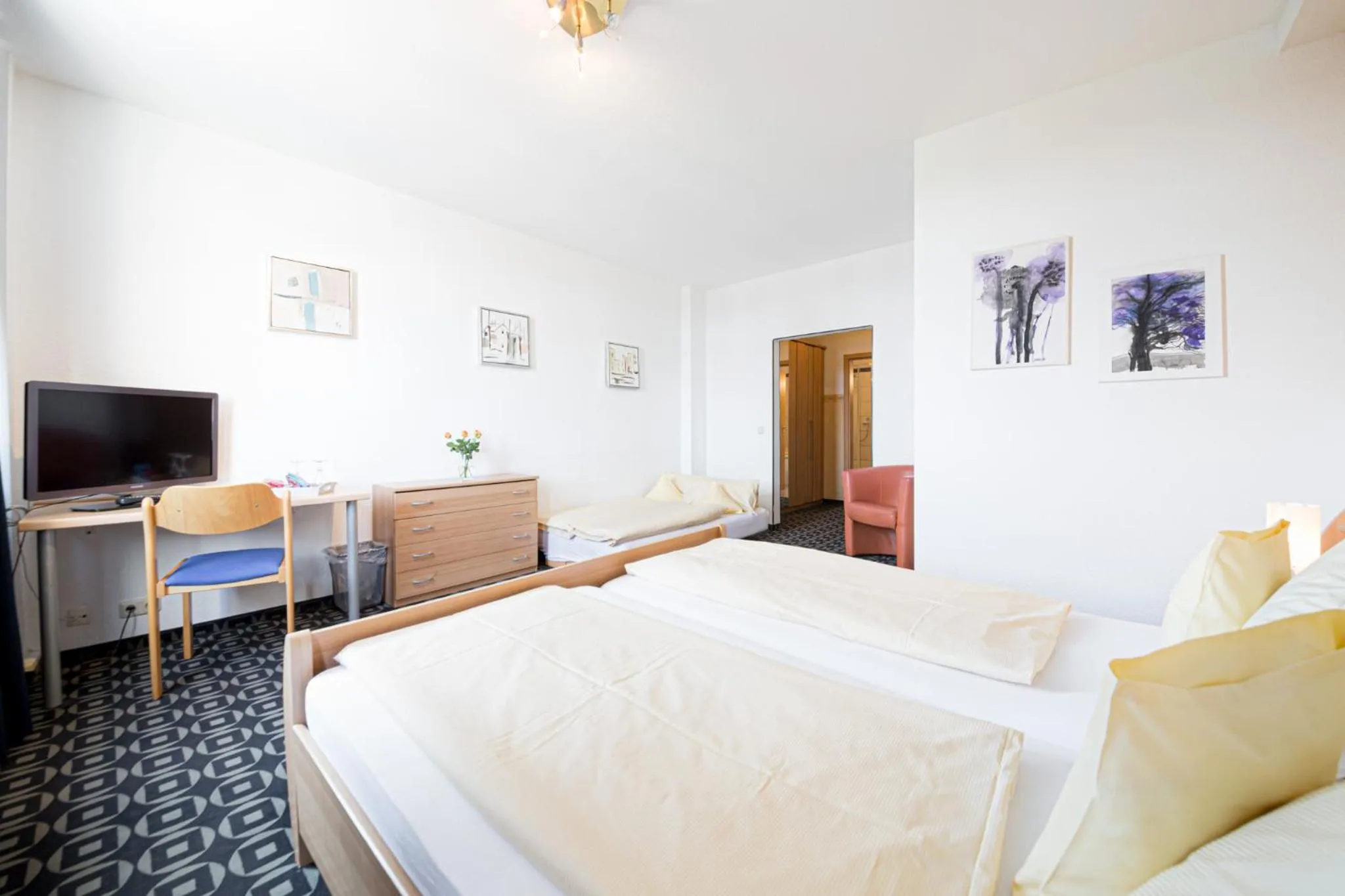 Photo of the whole room, Bed in Europa Hotel Garni free parking