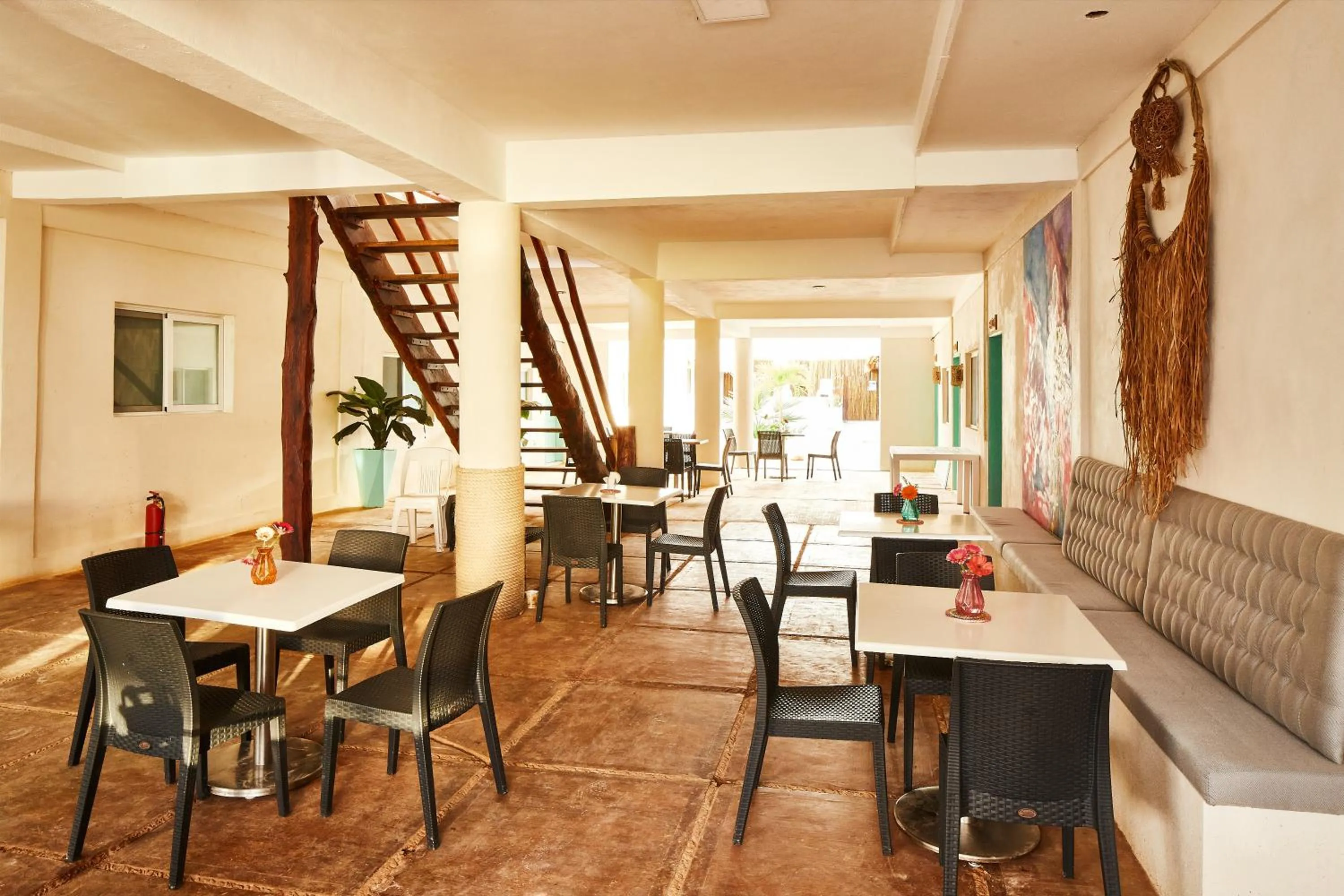 Restaurant/places to eat in Hotel Pelicano