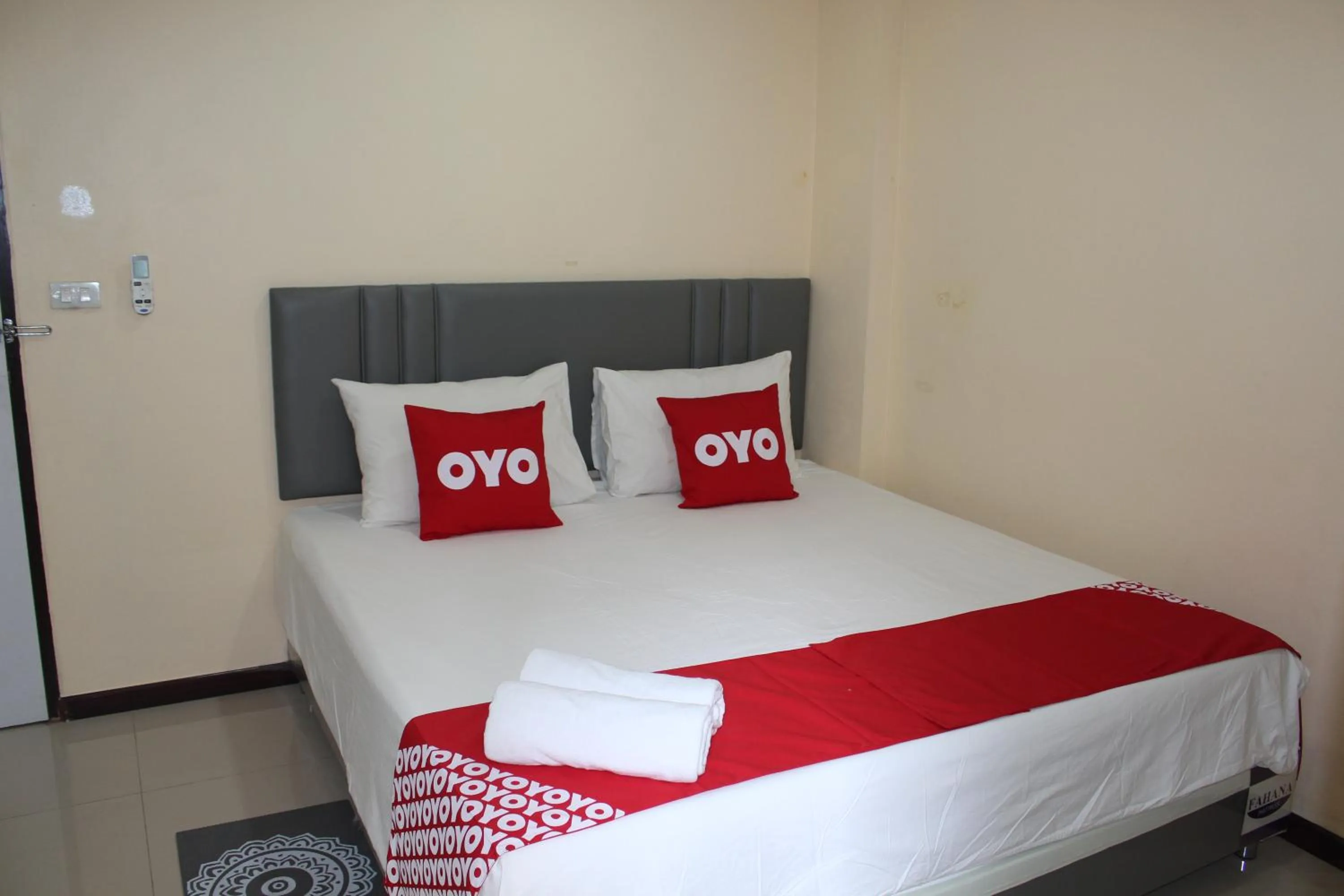 Bedroom, Bed in Awa Don Muang