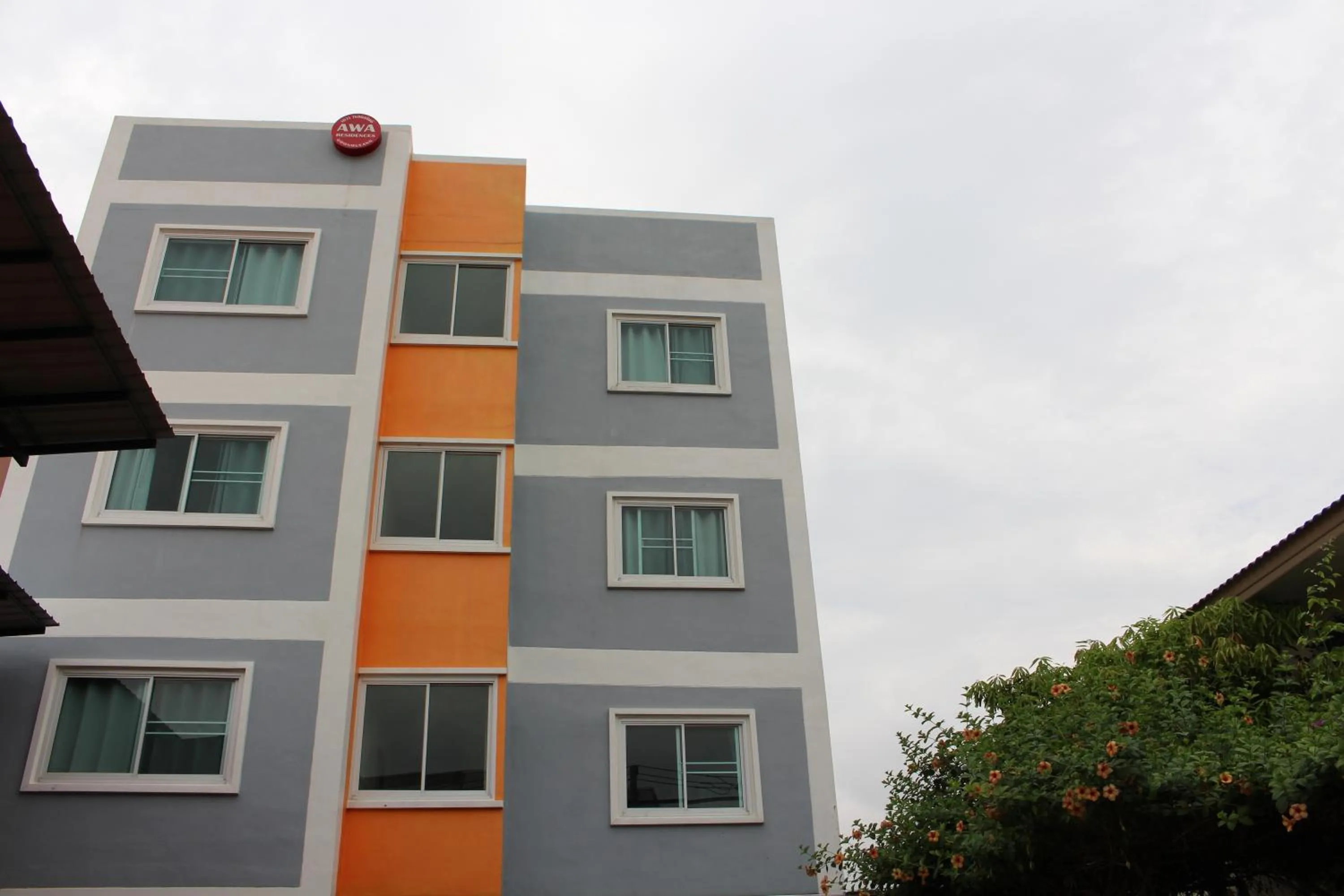Property building in Awa Don Muang