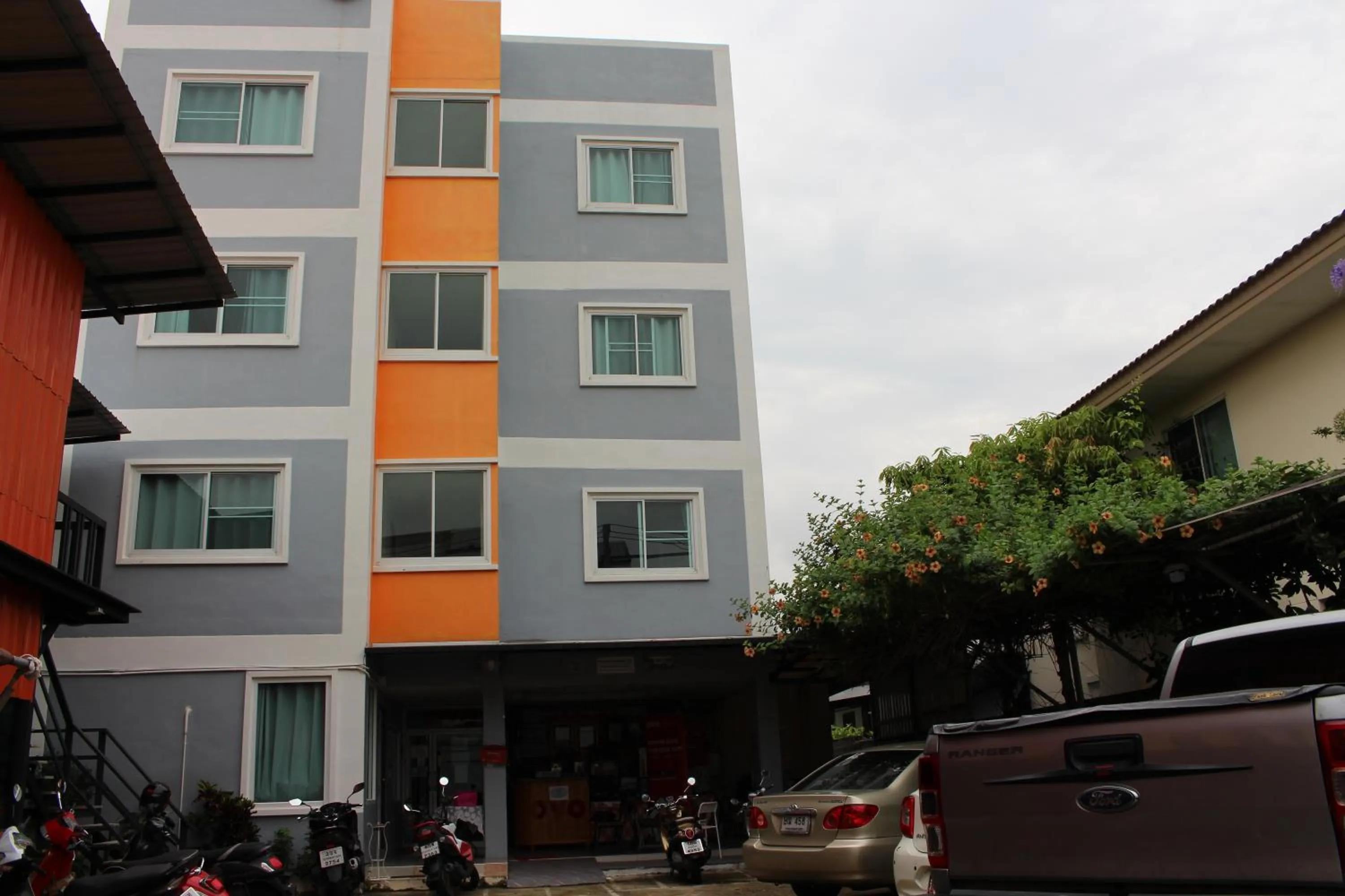 Property building in Awa Don Muang