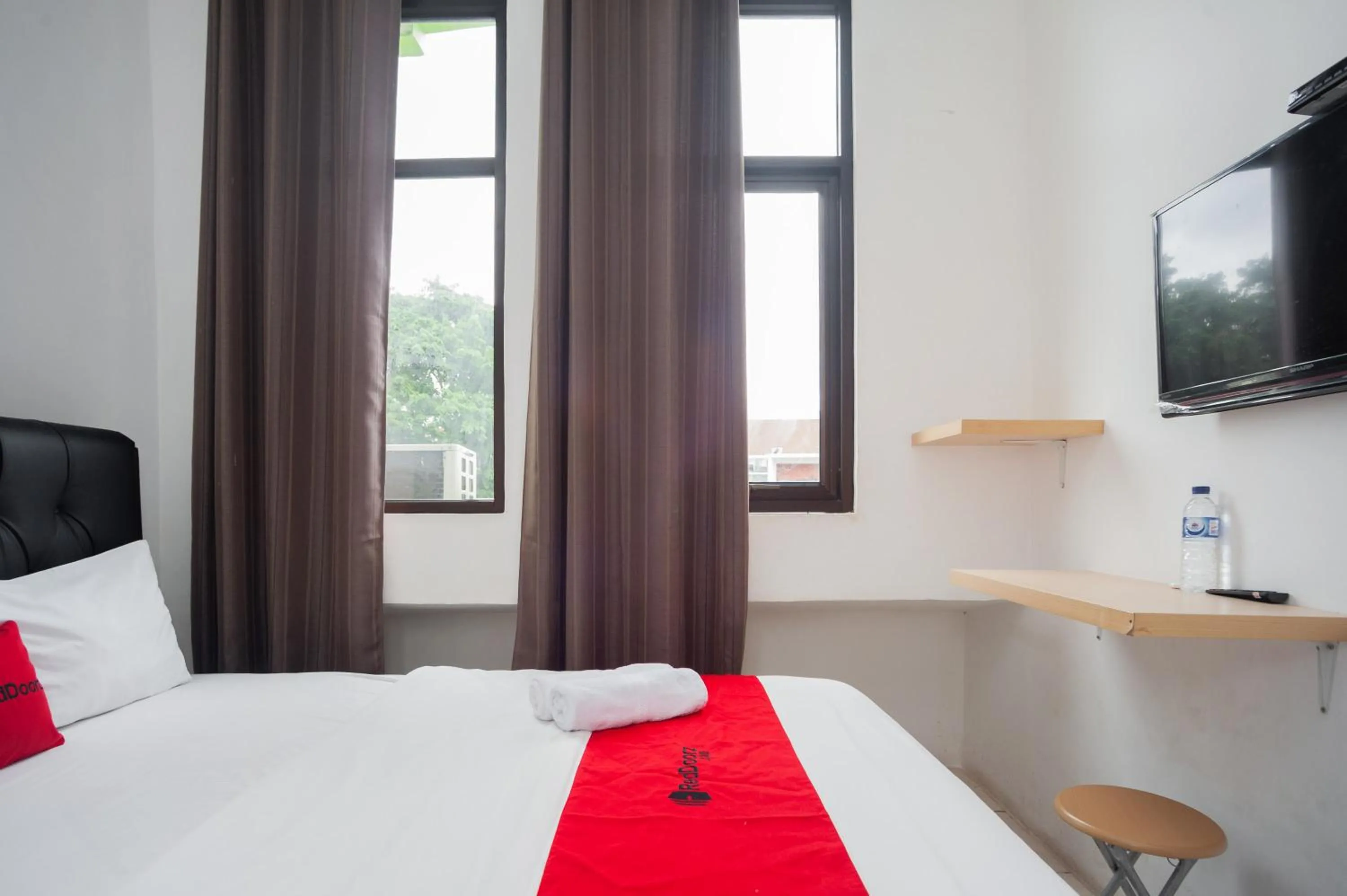 Bedroom, Bed in RedDoorz at Jalan Bangau Palembang