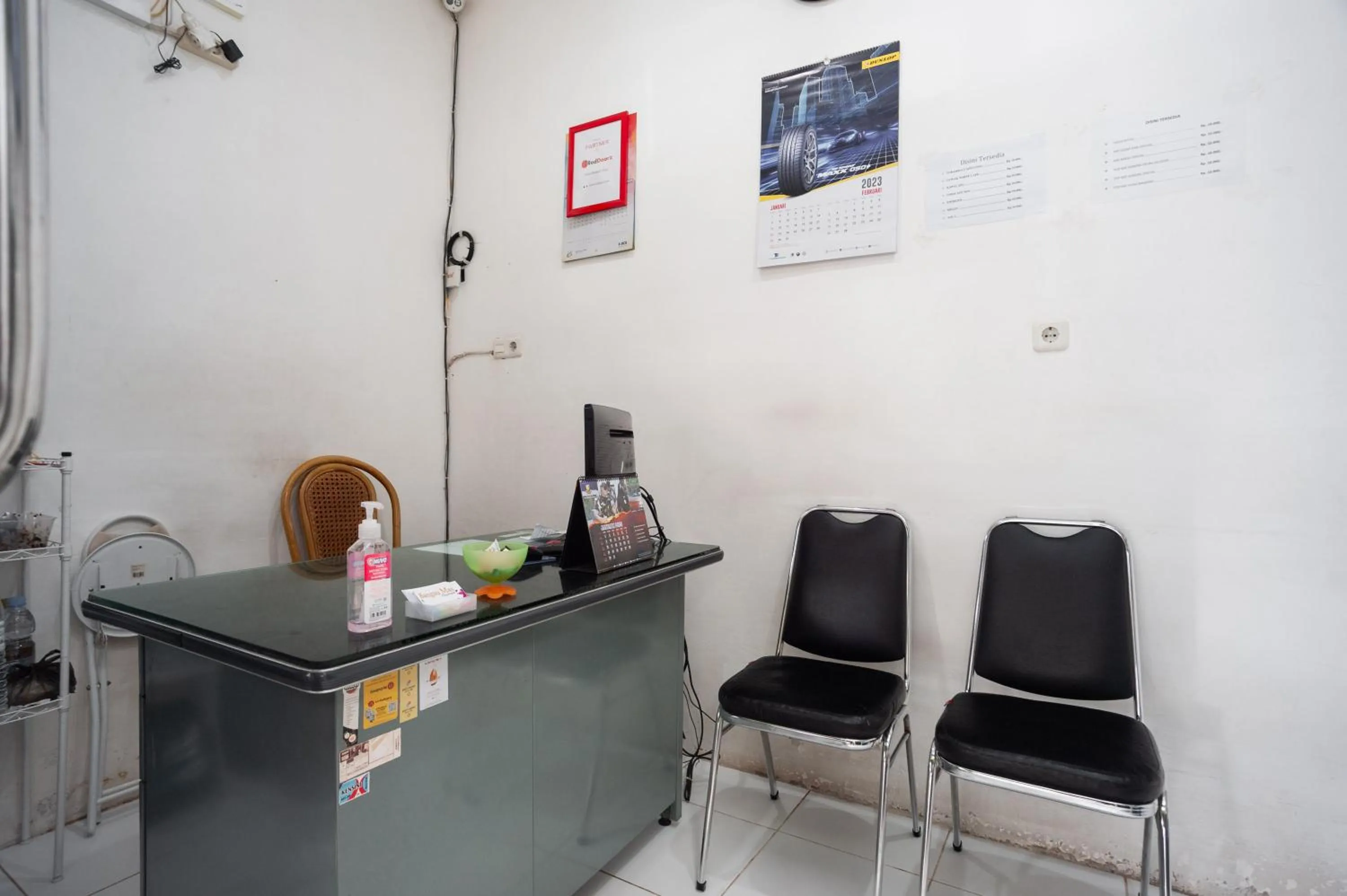 Lobby or reception in RedDoorz at Jalan Bangau Palembang