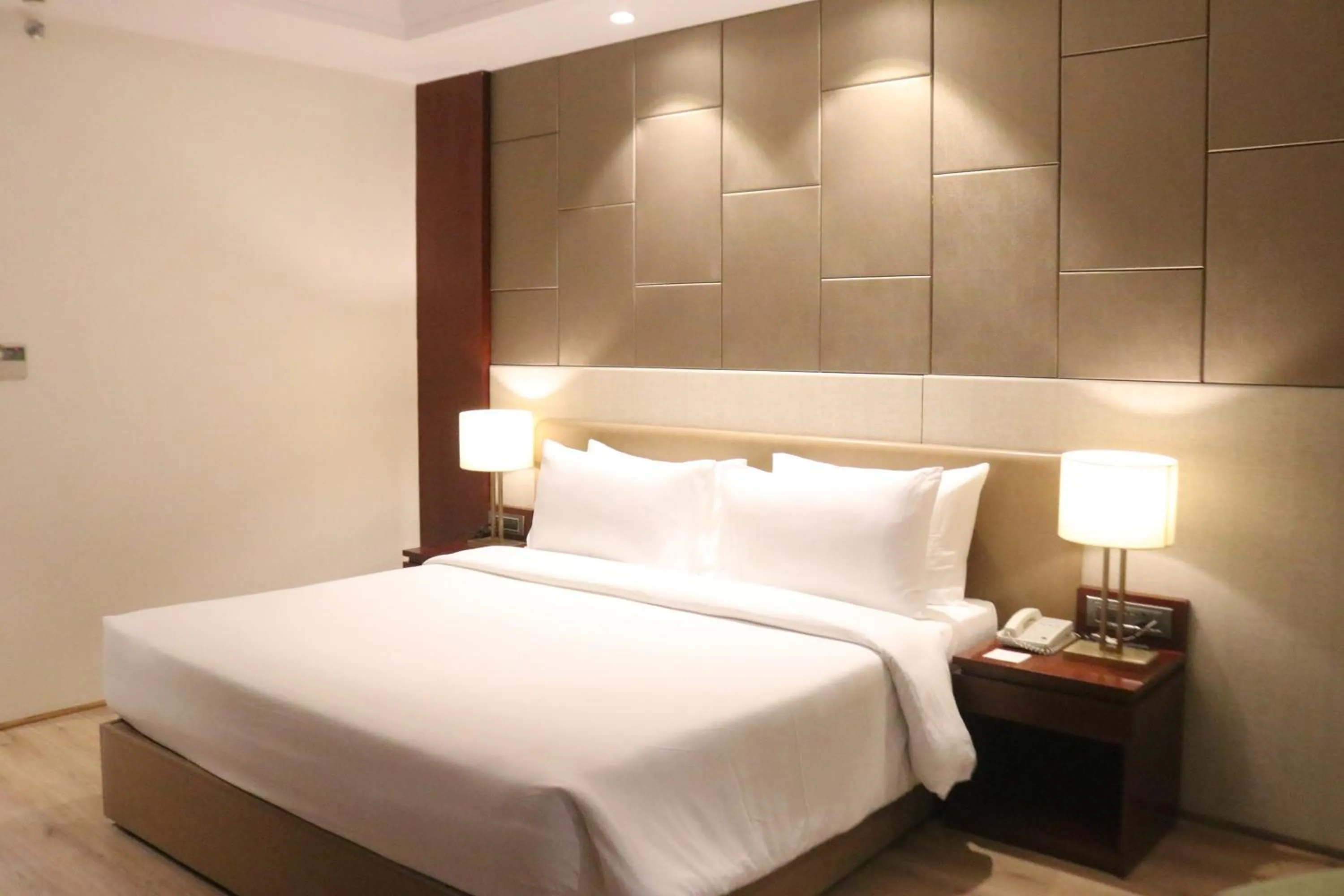 Bedroom, Bed in Lemon Tree Premier, Dwarka