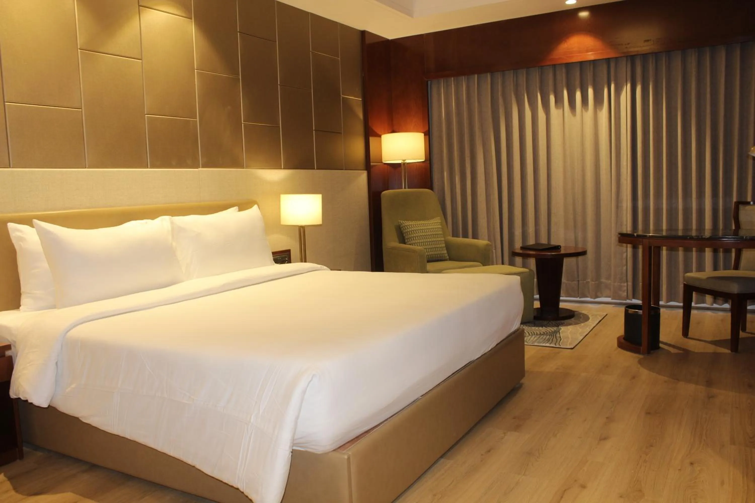 Bedroom, Bed in Lemon Tree Premier, Dwarka