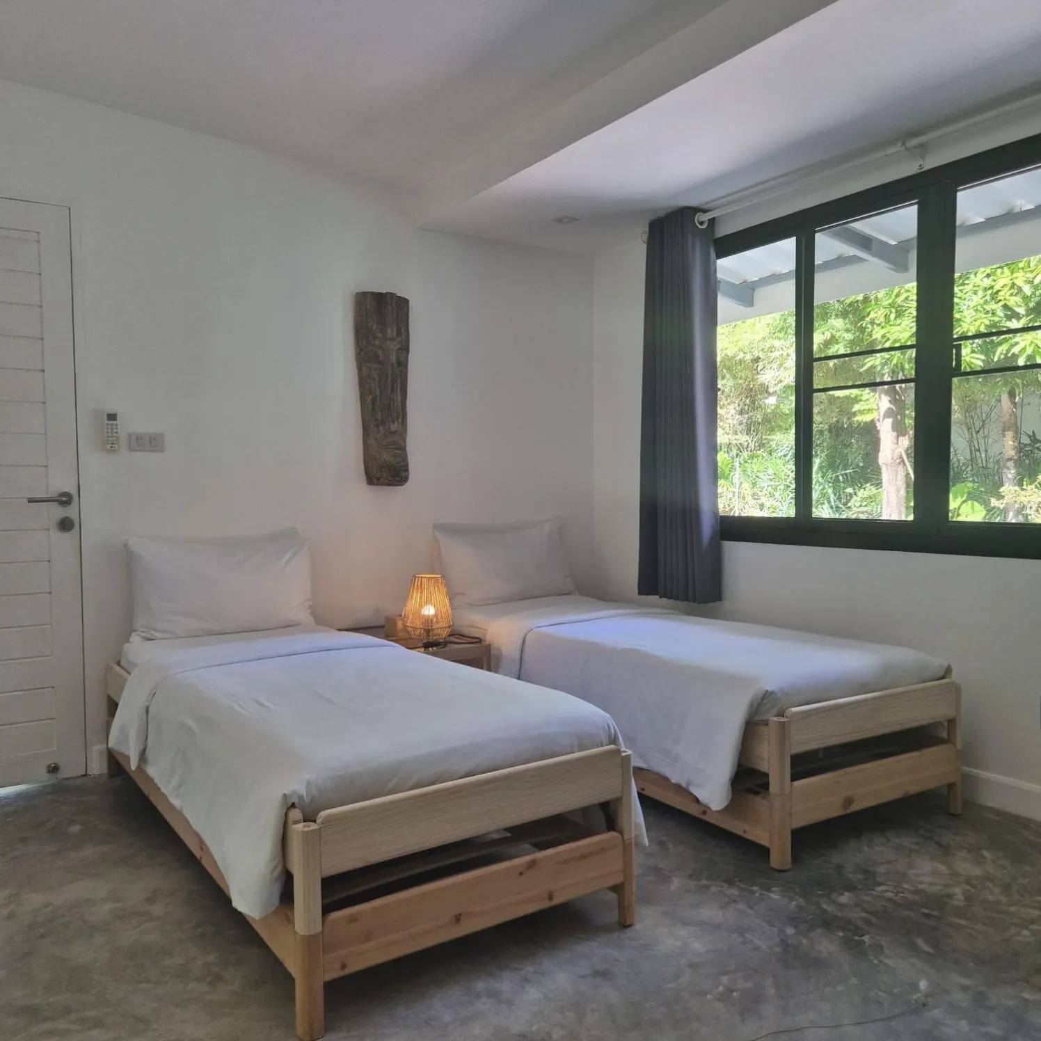 Photo of the whole room, Bed in The Mooring Resort