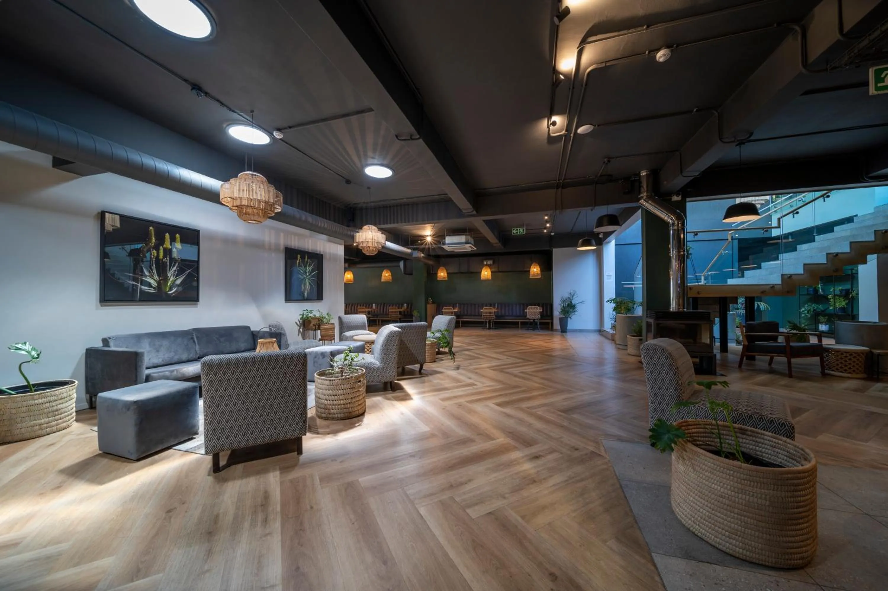 Communal lounge/ TV room in Kloof Street Hotel - Lion Roars Hotels & Lodges