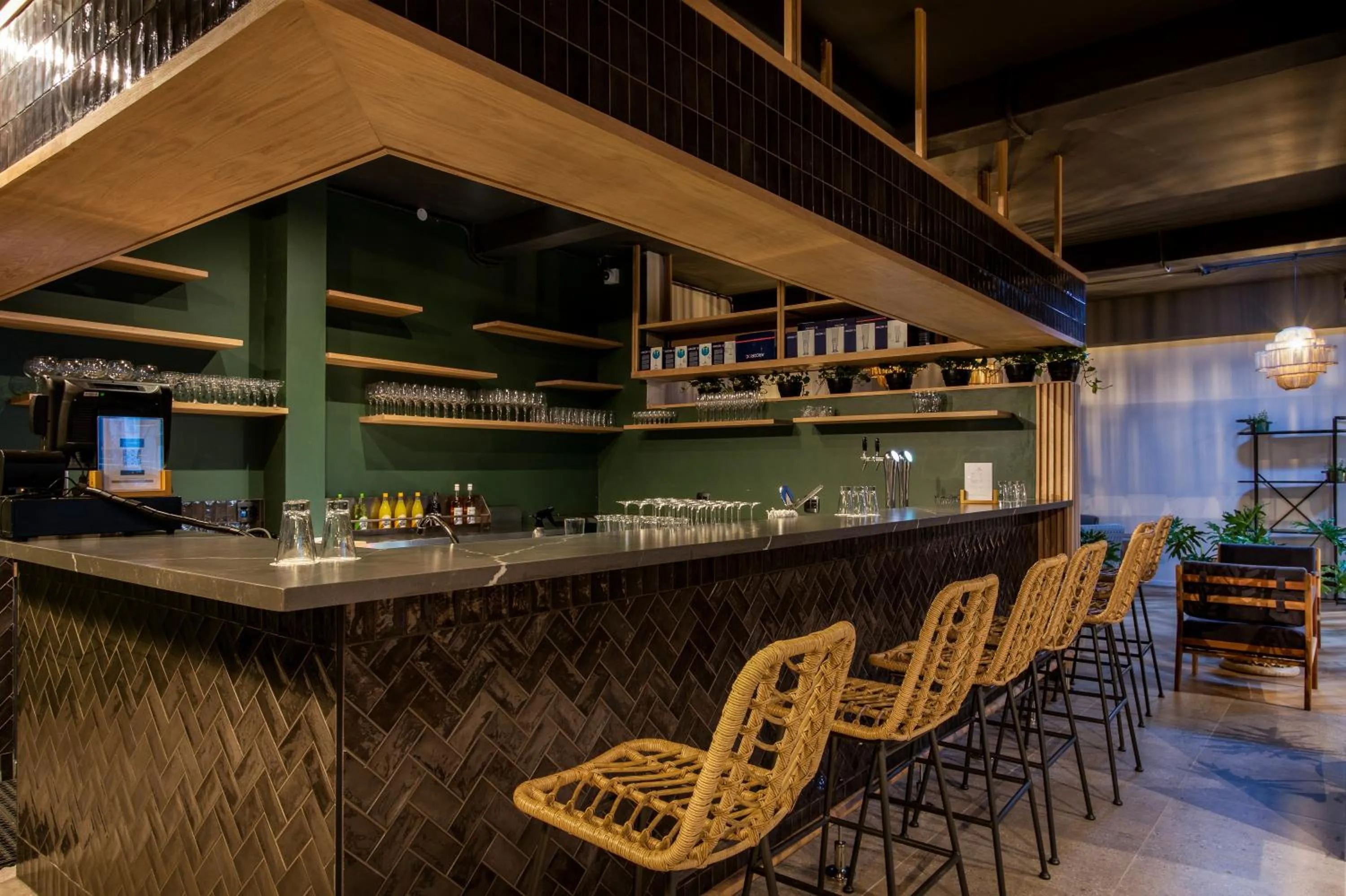 Restaurant/places to eat in Kloof Street Hotel - Lion Roars Hotels & Lodges