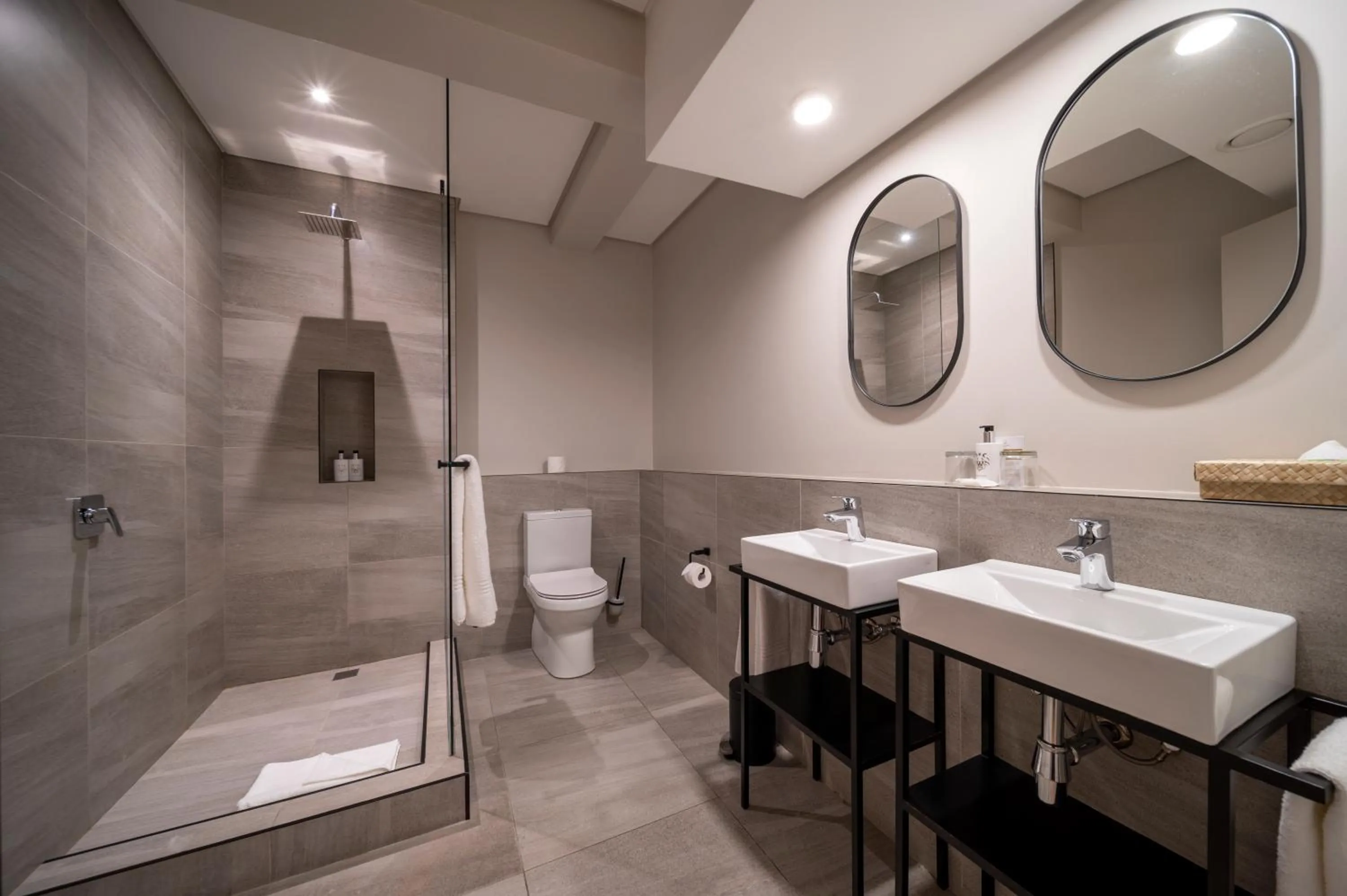 Bathroom in Kloof Street Hotel - Lion Roars Hotels & Lodges