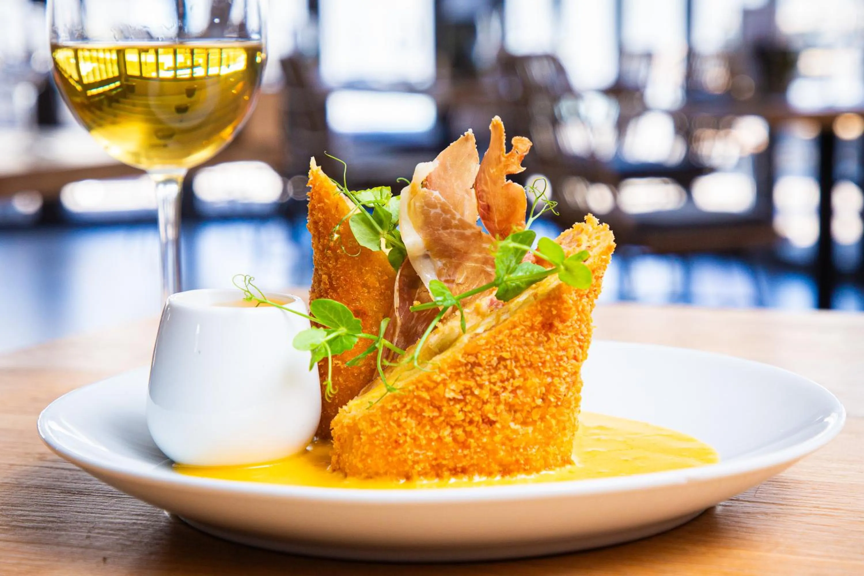 Restaurant/places to eat in Kloof Street Hotel - Lion Roars Hotels & Lodges