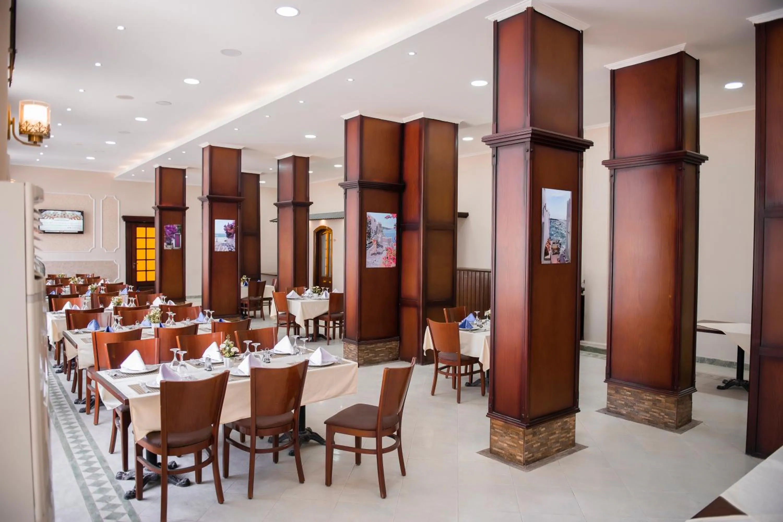 Restaurant/places to eat in Jewel Port Said Hotel