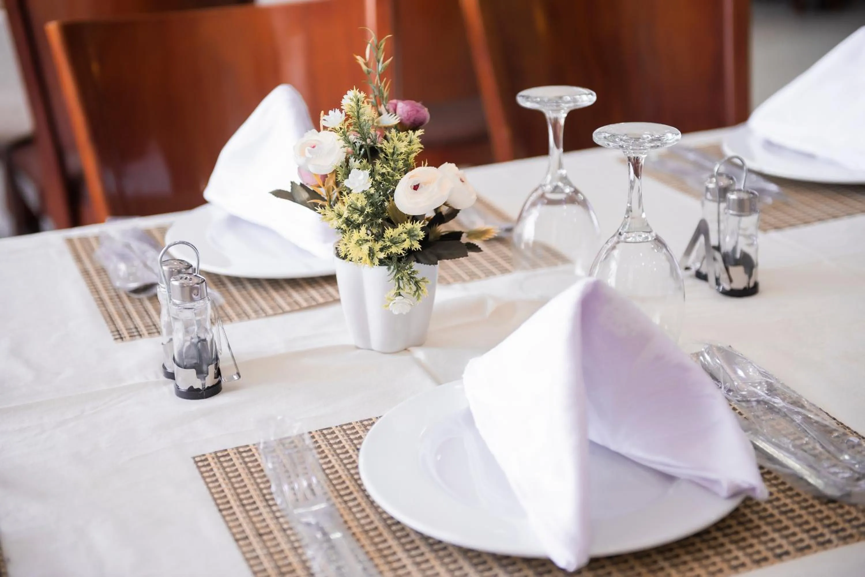 Restaurant/places to eat in Jewel Port Said Hotel