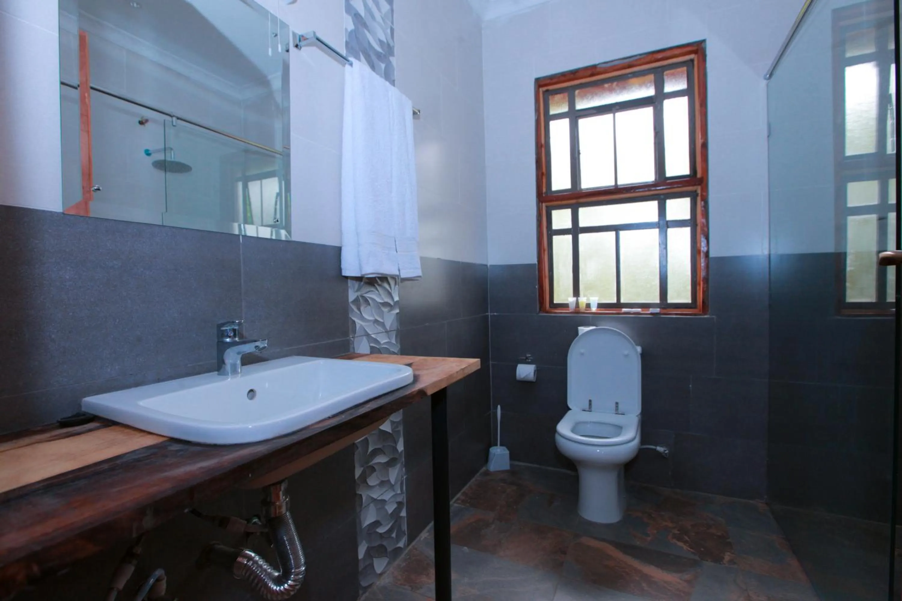 Shower in Mtoni Resort, Naro moru