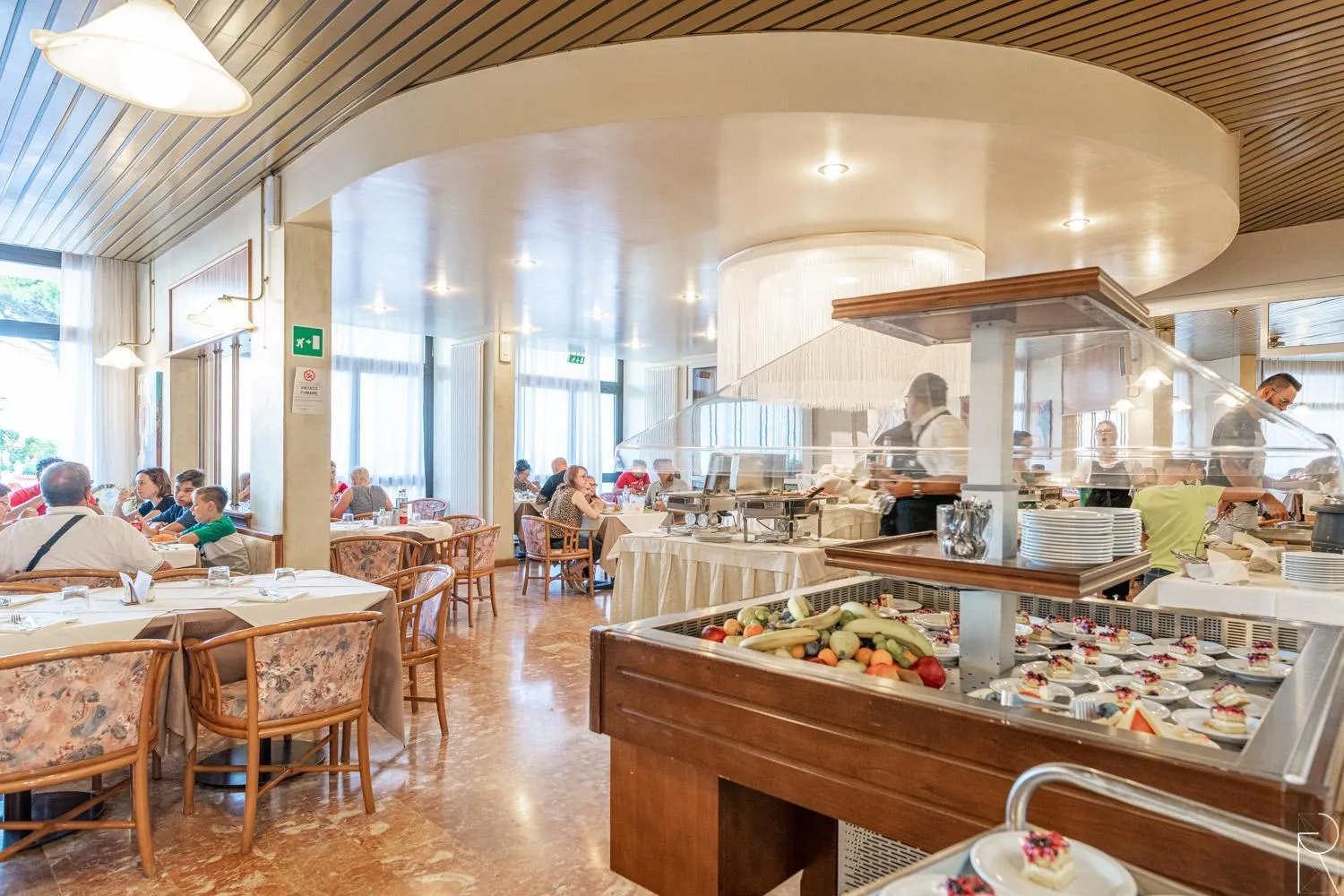 Restaurant/places to eat in Hotel Europa