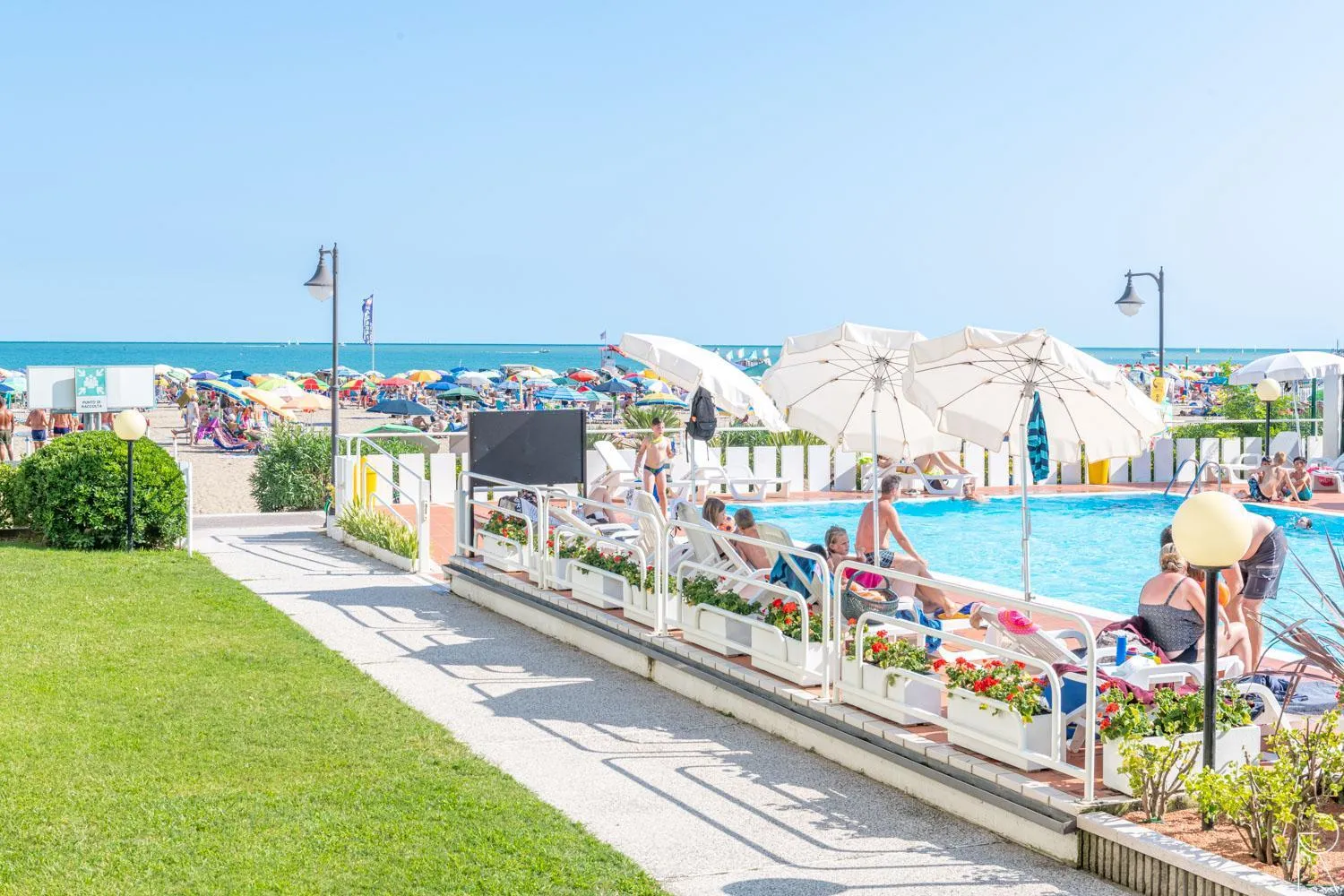Pool view in Hotel Europa