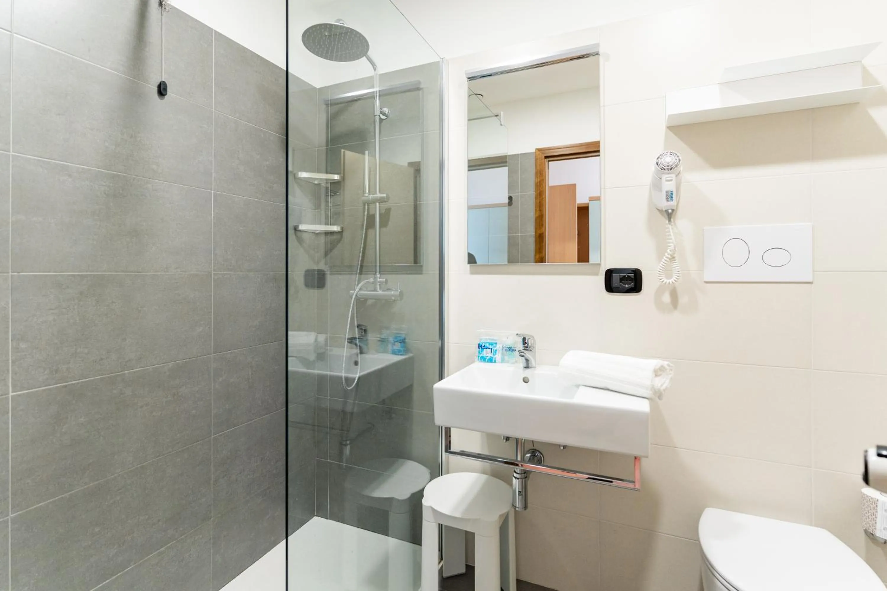 Bathroom in Hotel Europa