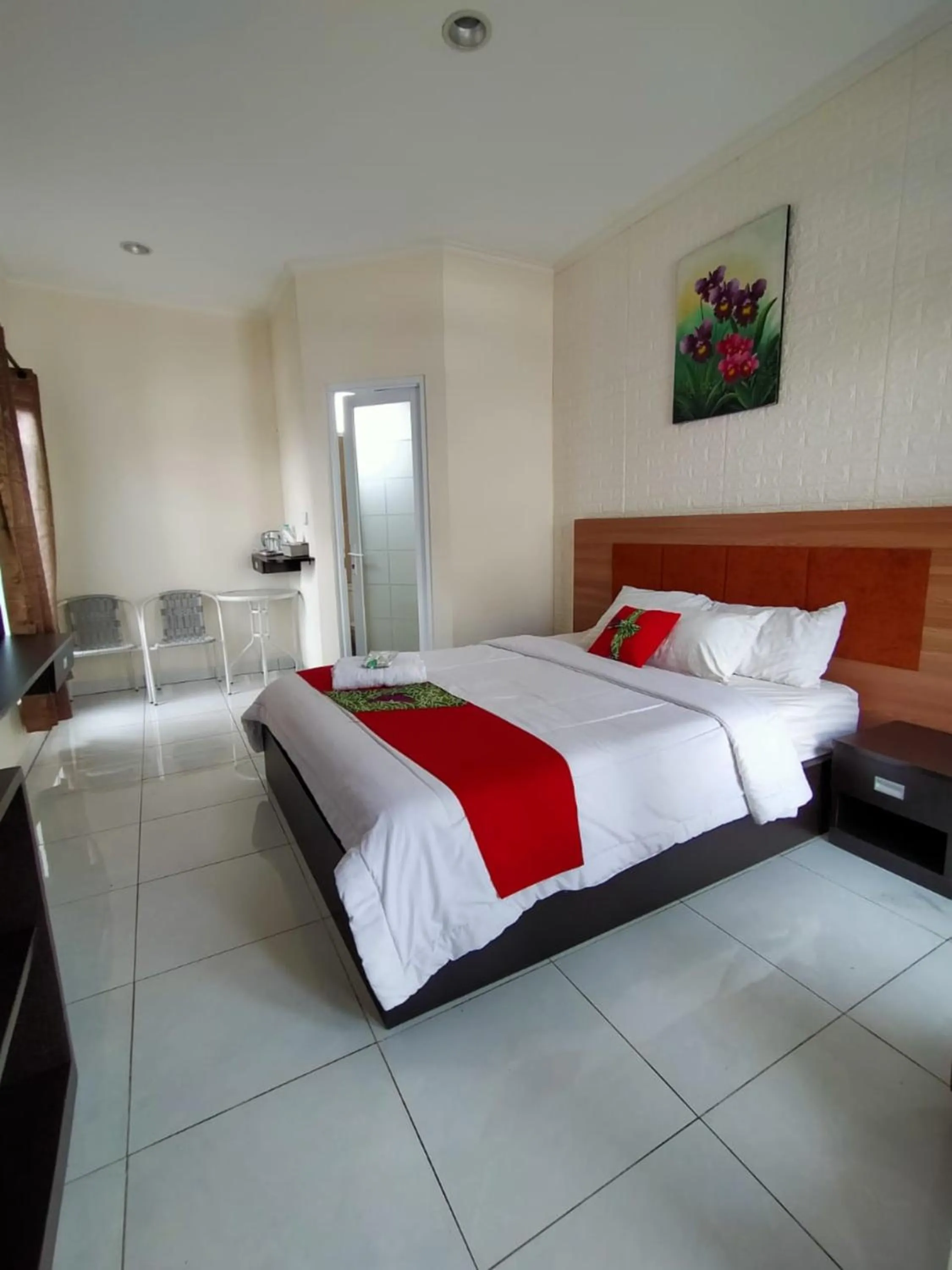 Photo of the whole room in Maulana Hills Syariah Hotel