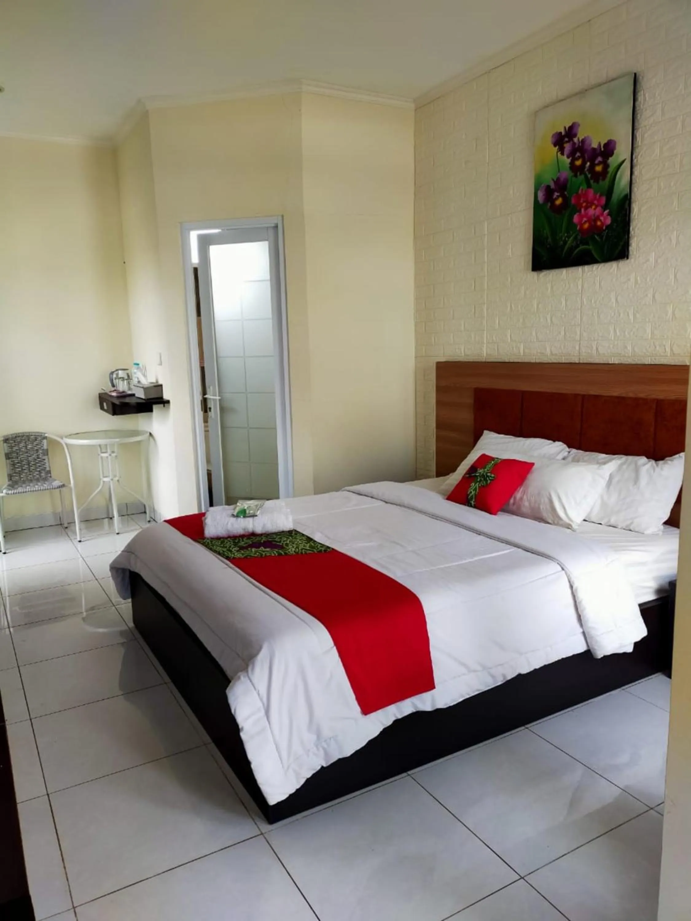 Photo of the whole room in Maulana Hills Syariah Hotel