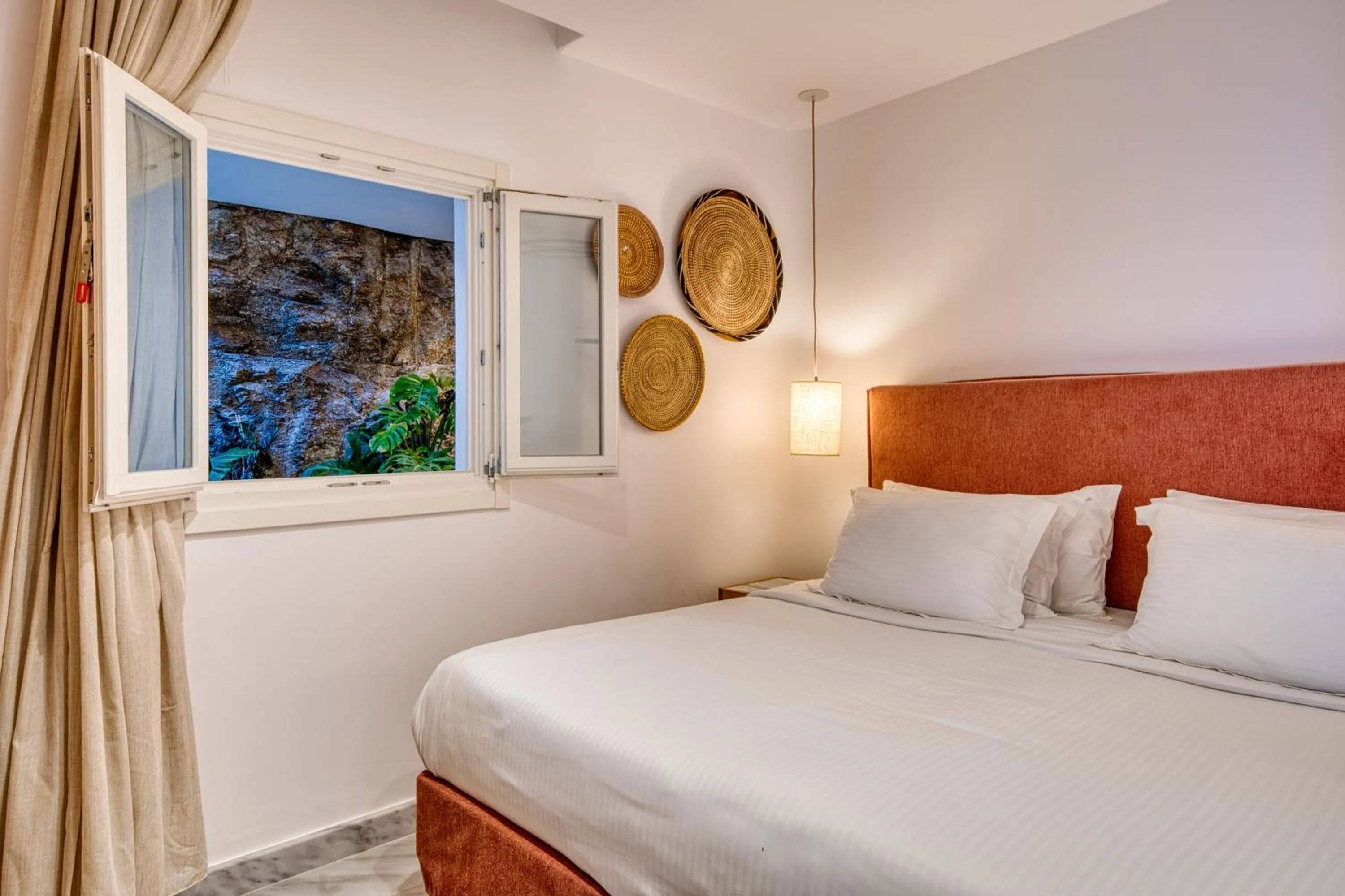 Bed in San Antonio Summerland