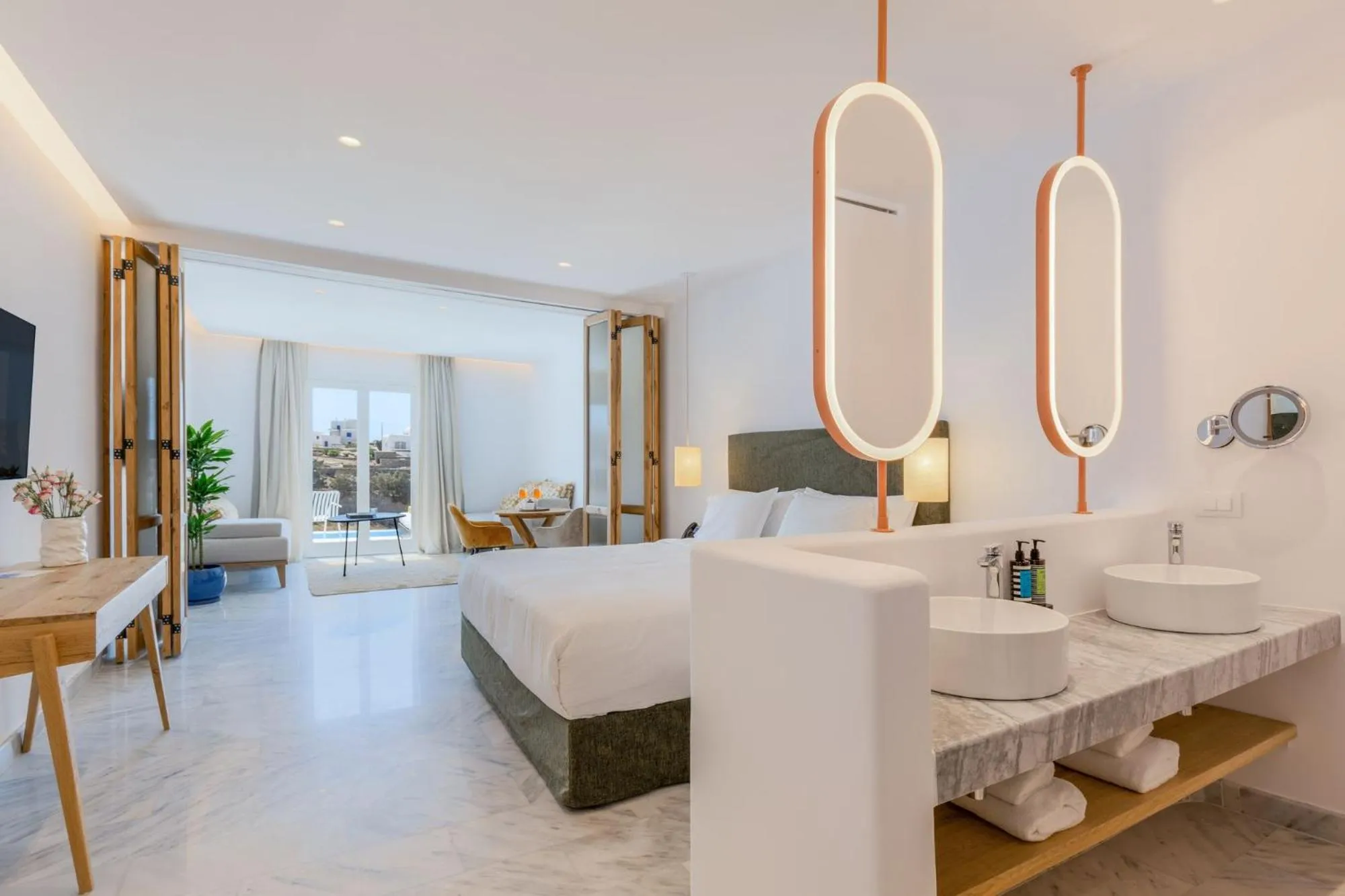 Photo of the whole room, Bed in San Antonio Summerland