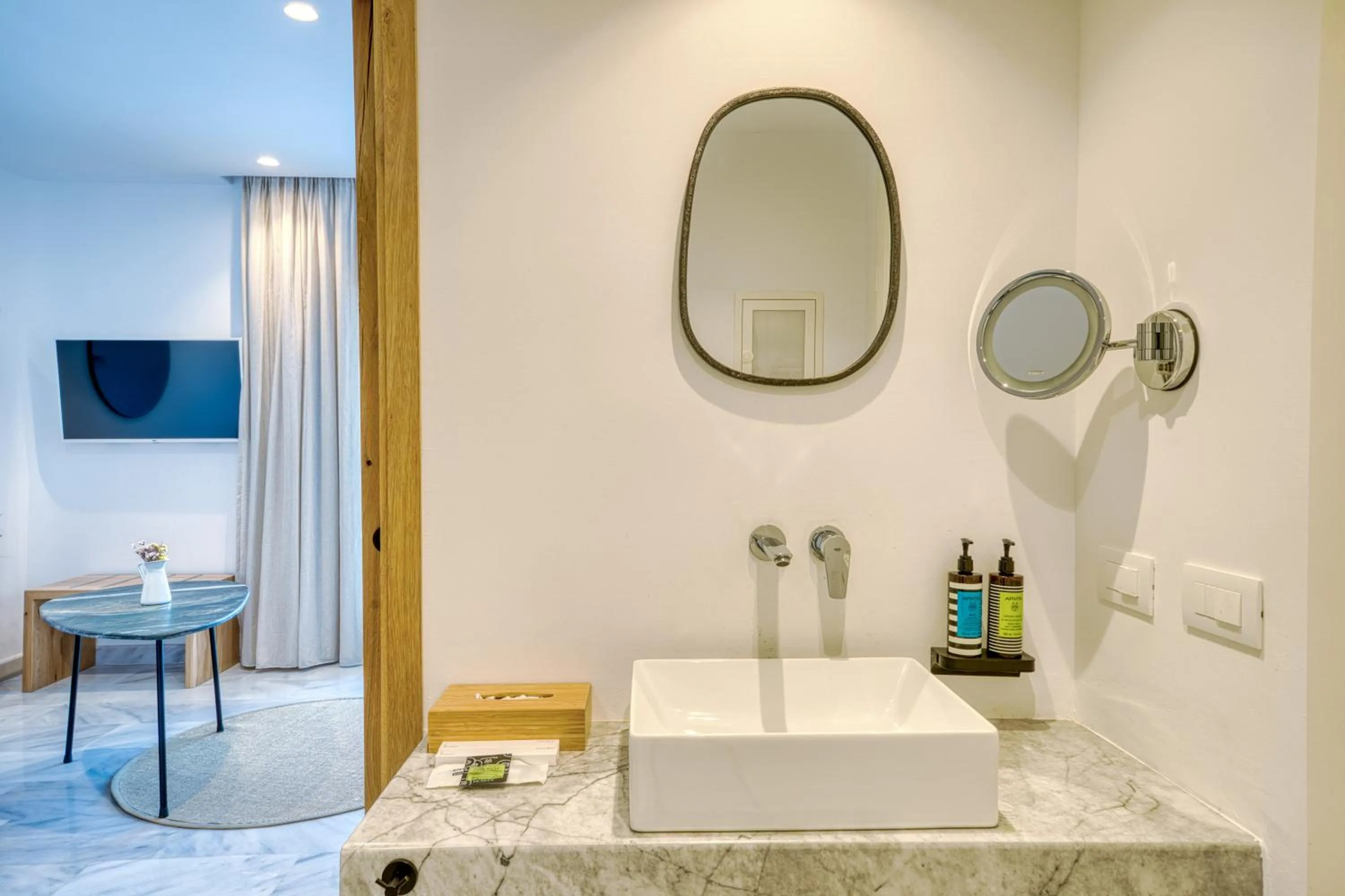 Bathroom in San Antonio Summerland