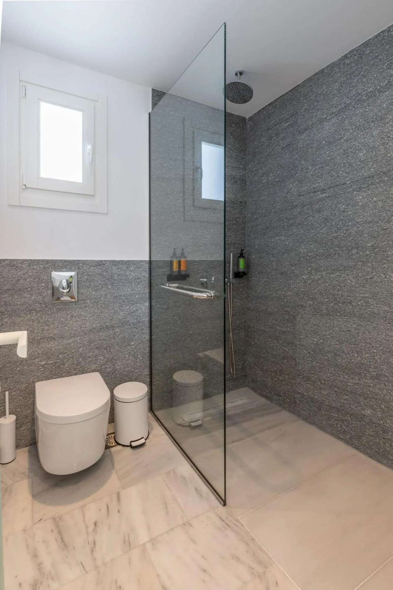 Bathroom in San Antonio Summerland