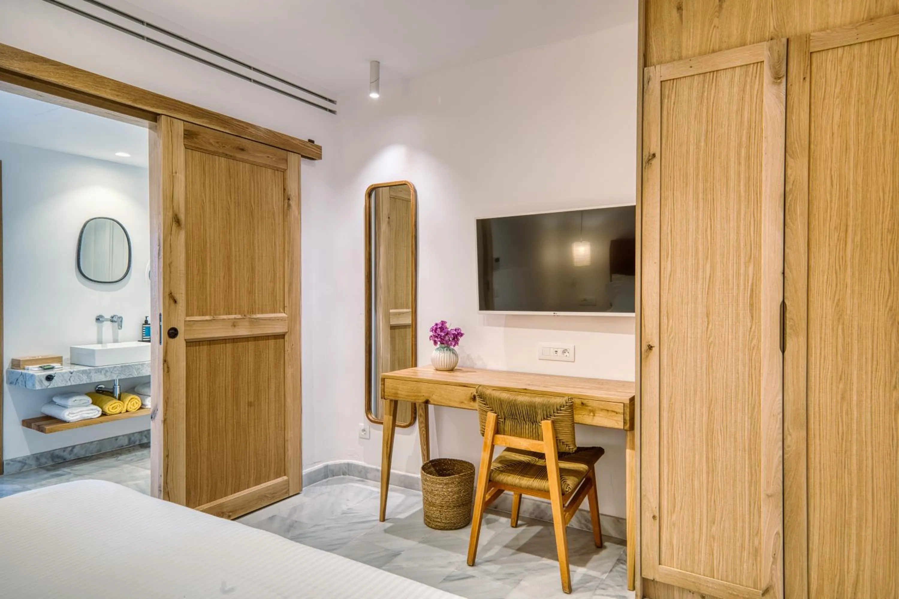 Bedroom, Bed in San Antonio Summerland