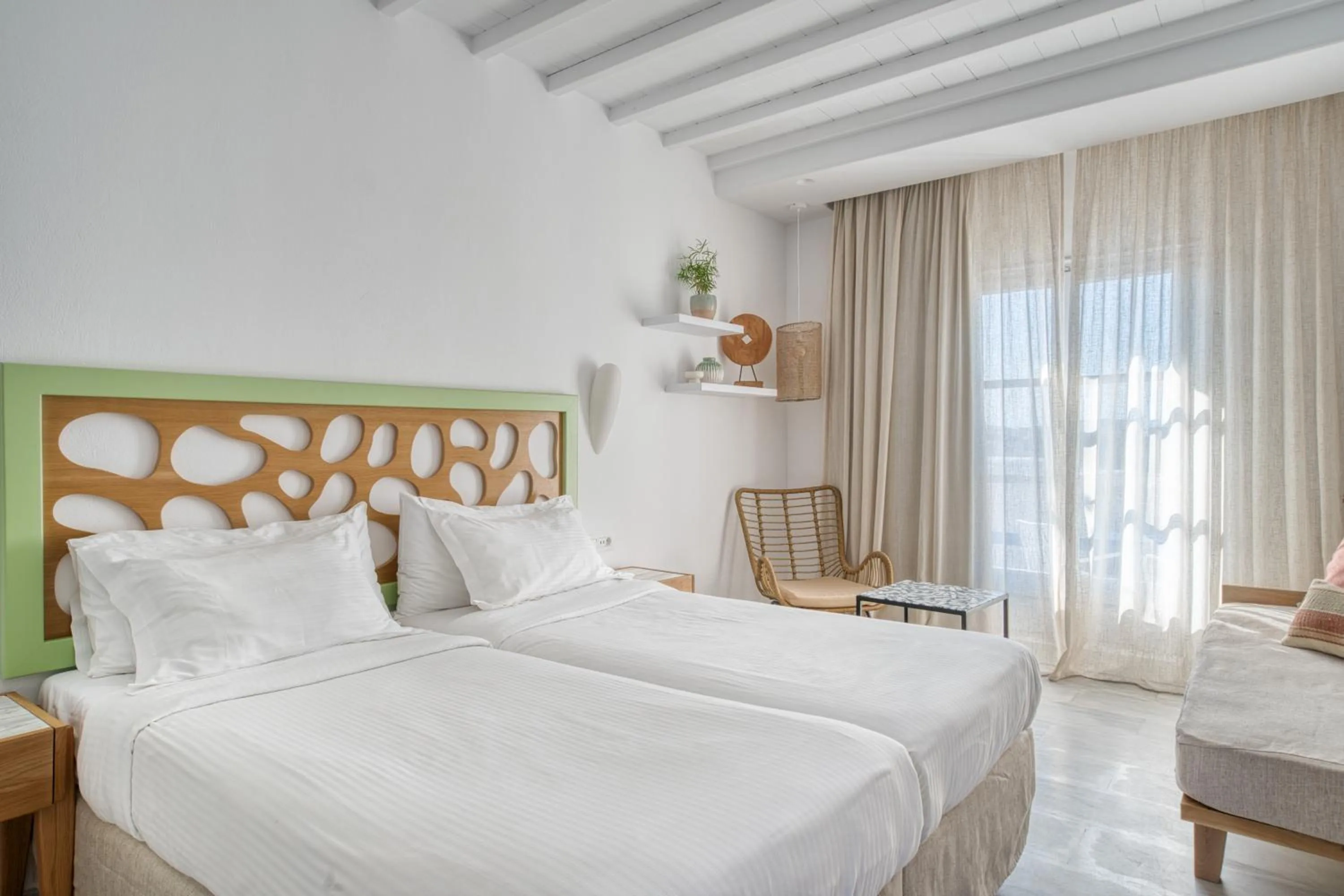 Bed in San Antonio Summerland