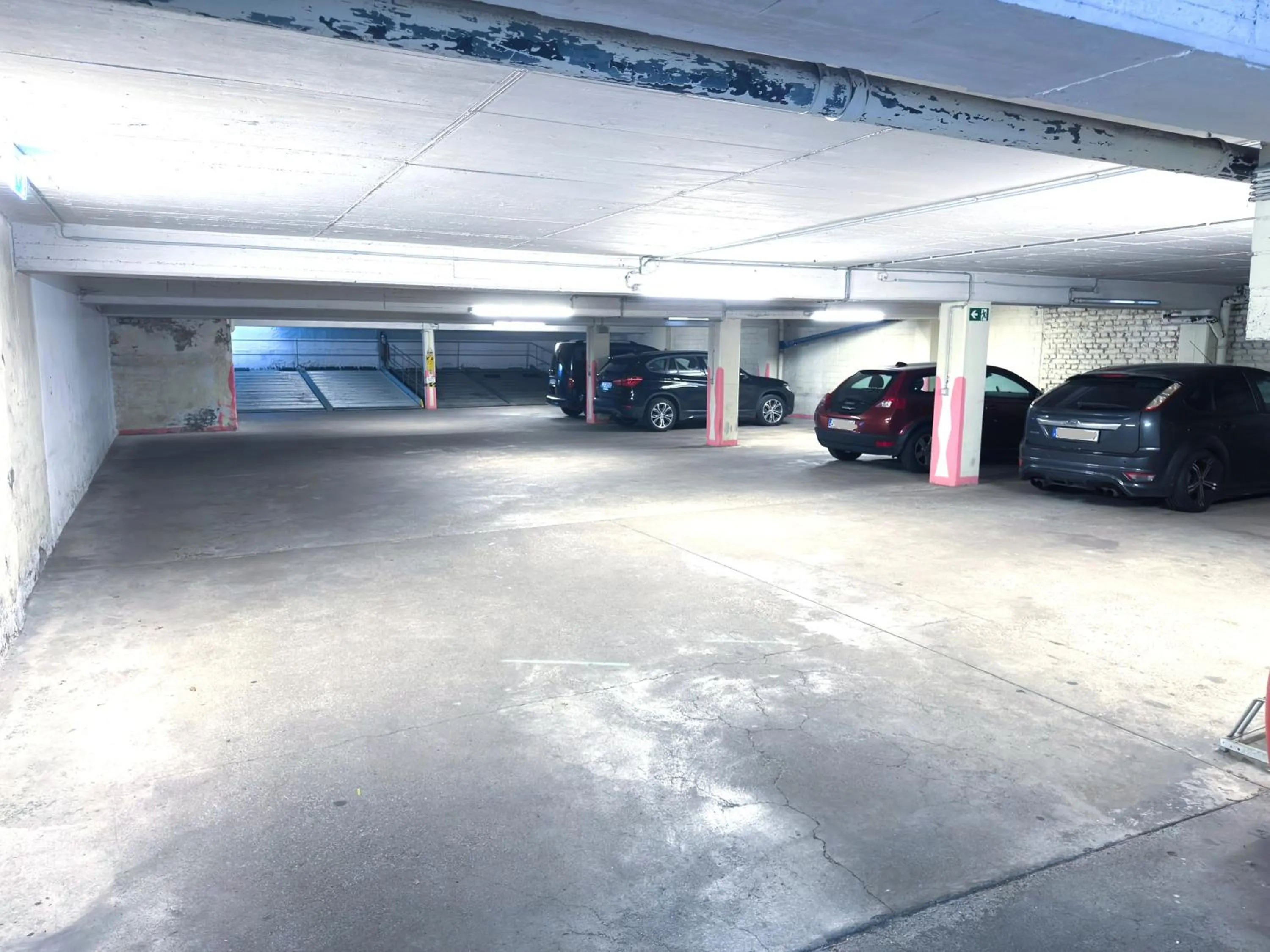 Parking in Hotel Lessing